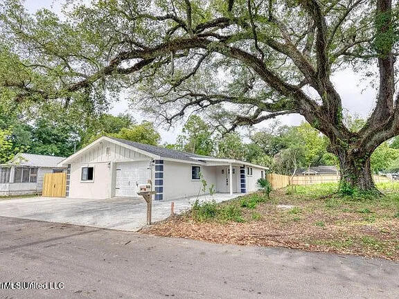 205 Watts Street, Bay Saint Louis, Mississippi image 2