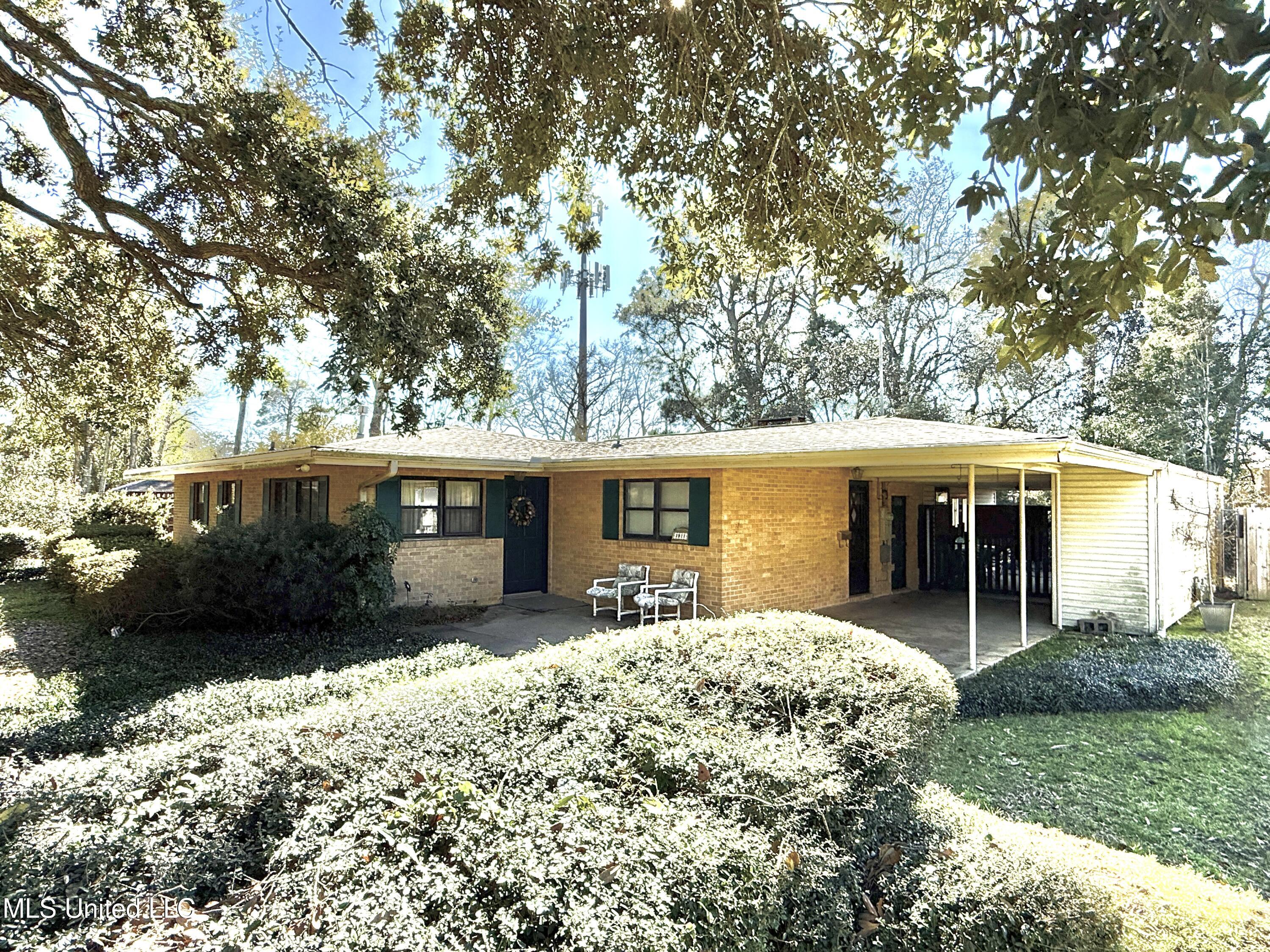 1911 Crescent Drive, Pascagoula, Mississippi image 2