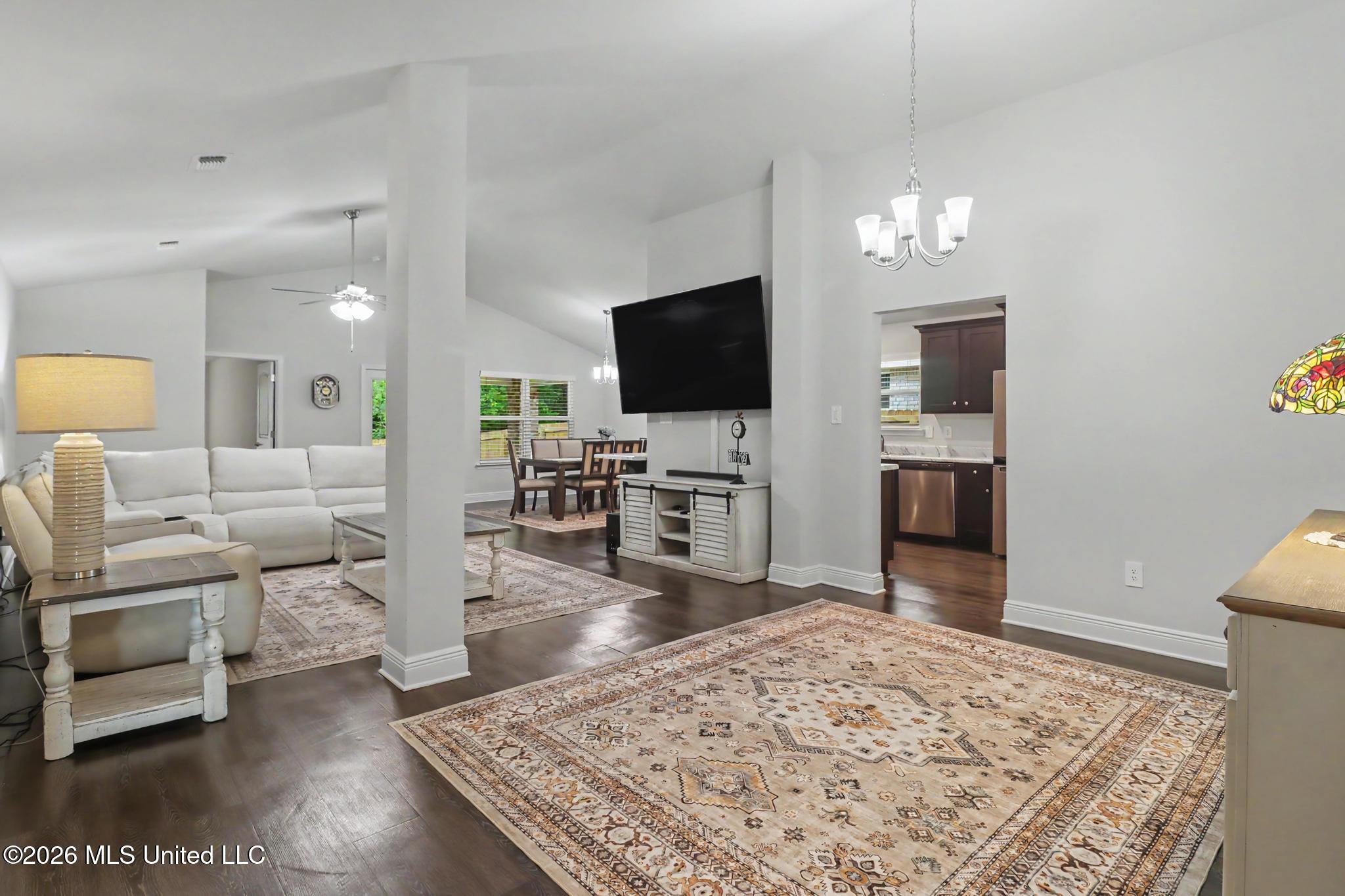 14044 Old Mossy Trail
