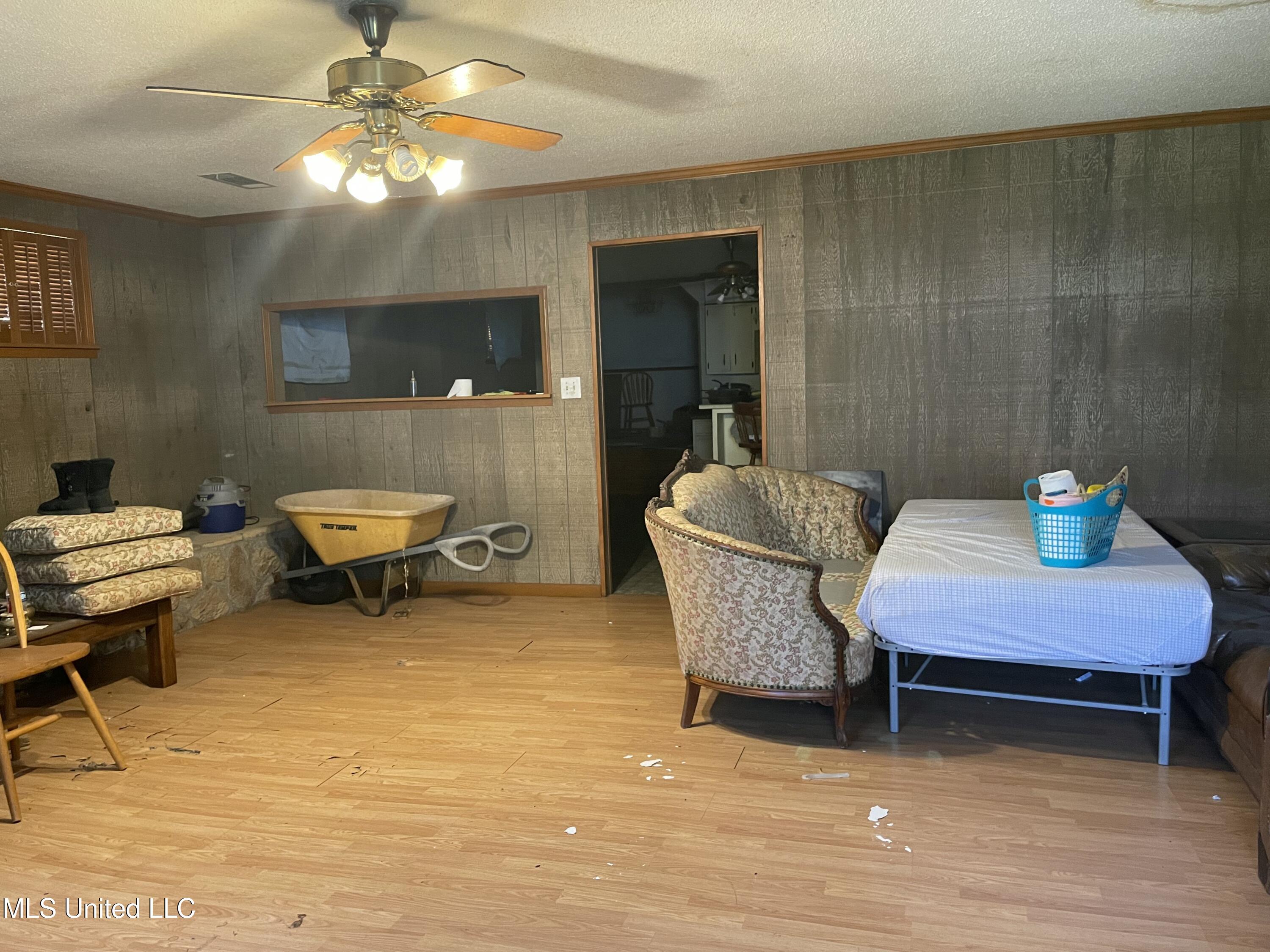 901 De La Pointe Drive, Gautier, Mississippi image 6