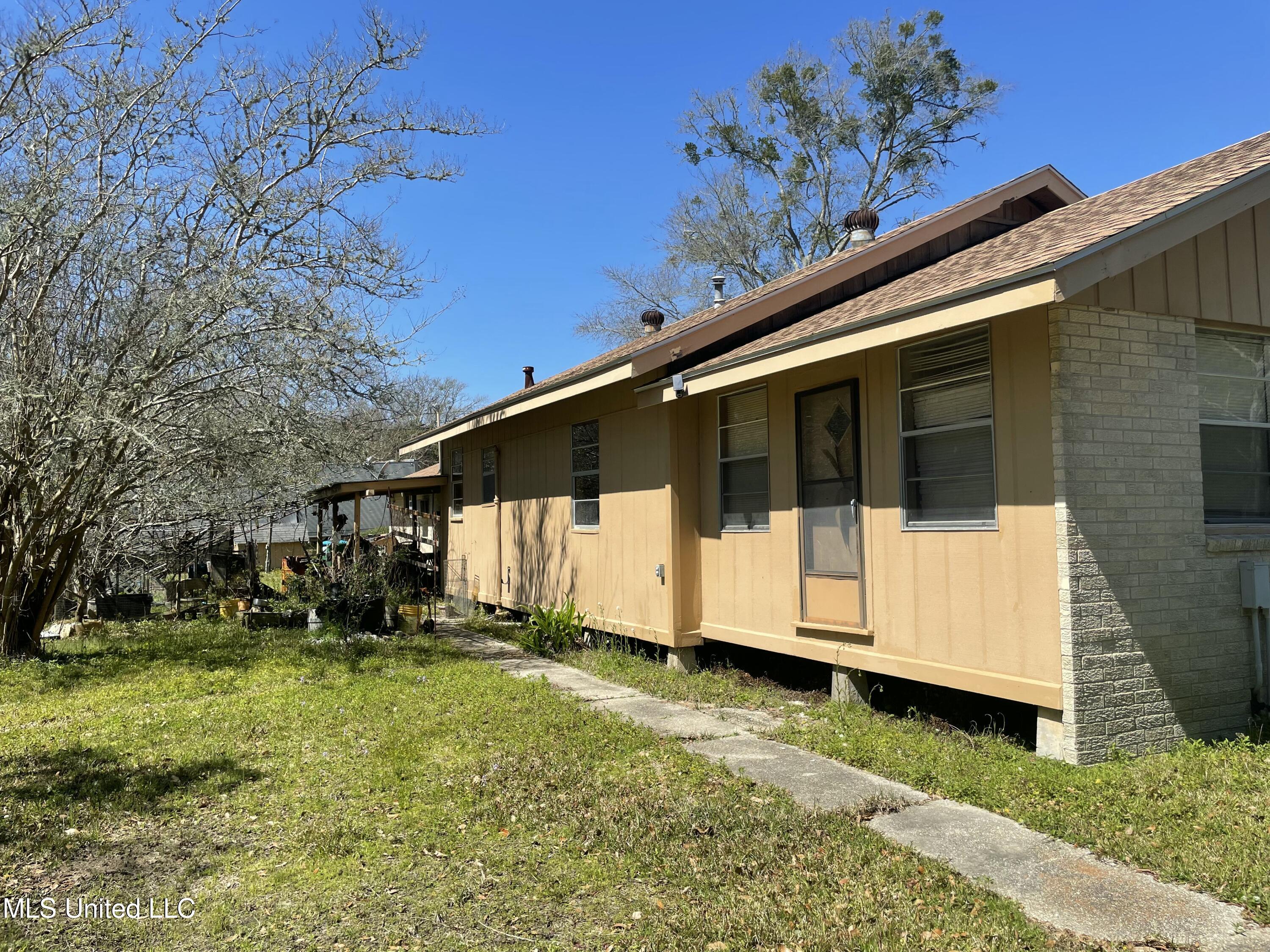 901 De La Pointe Drive, Gautier, Mississippi image 16