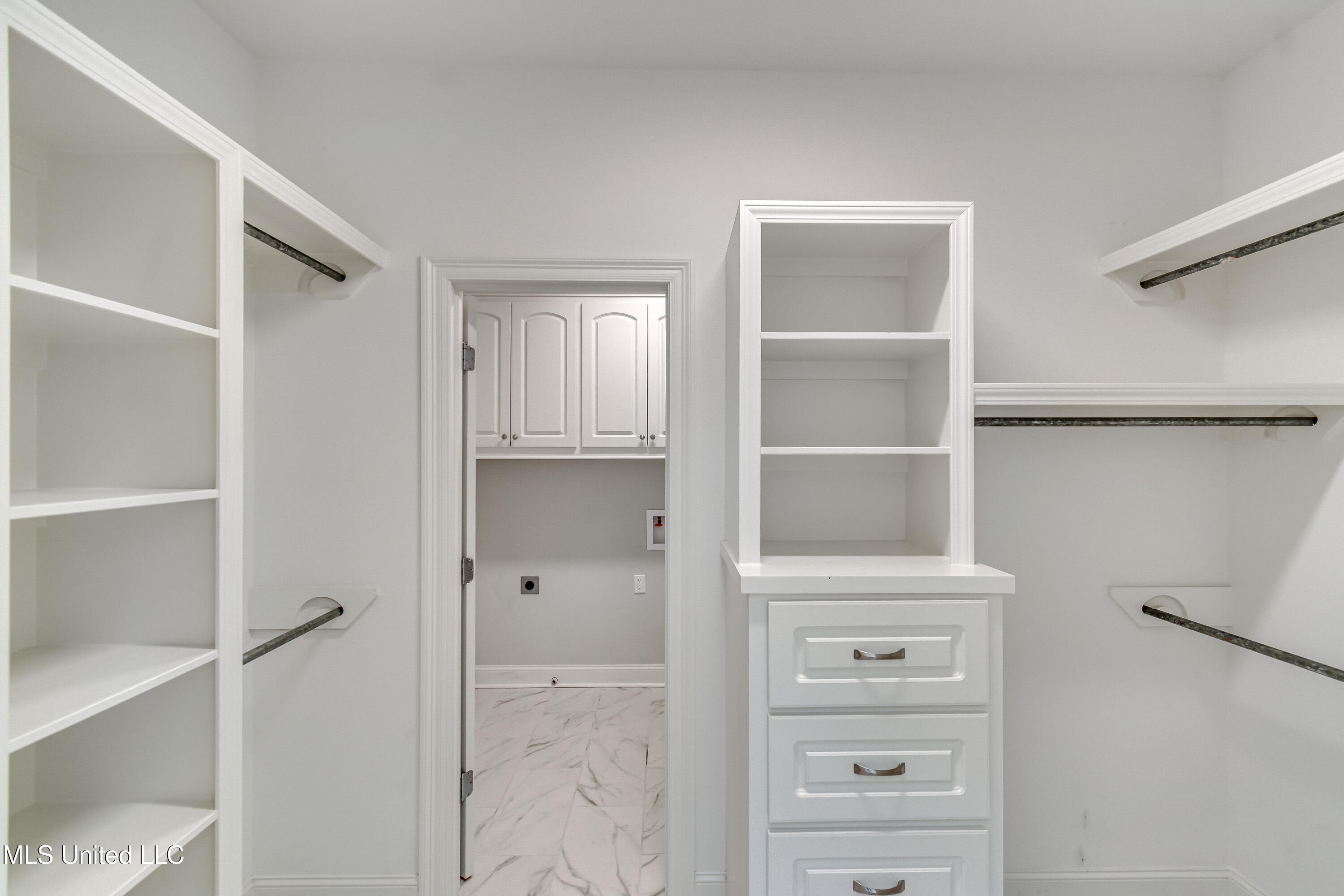 Canton, Mississippi 39046, United States, 3 Bedrooms Bedrooms, ,2 BathroomsBathrooms,Residential,Pending,217666