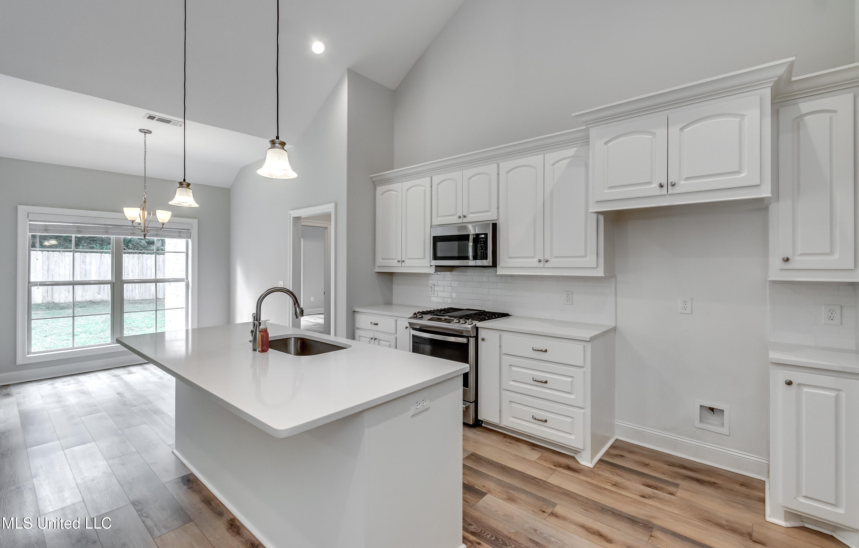 Canton, Mississippi 39046, United States, 3 Bedrooms Bedrooms, ,2 BathroomsBathrooms,Residential,Pending,217666