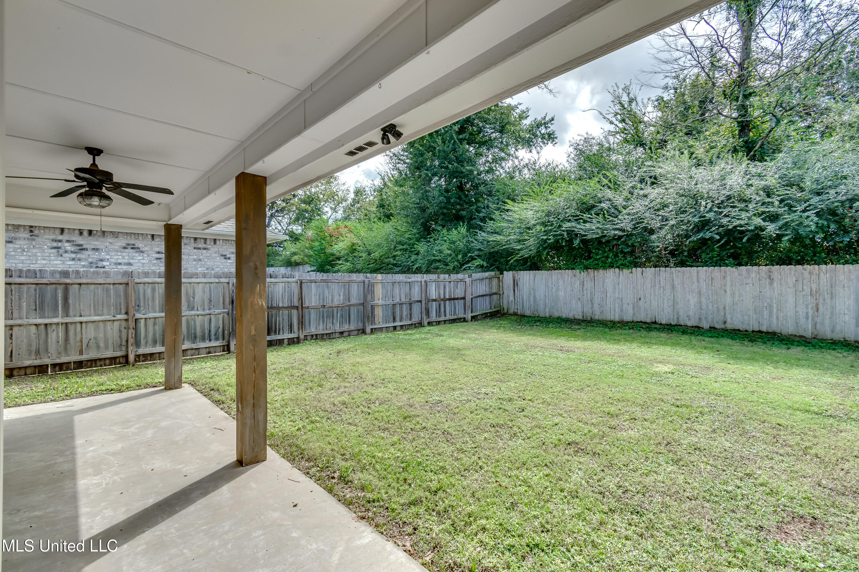 Canton, Mississippi 39046, United States, 3 Bedrooms Bedrooms, ,2 BathroomsBathrooms,Residential,Pending,217666