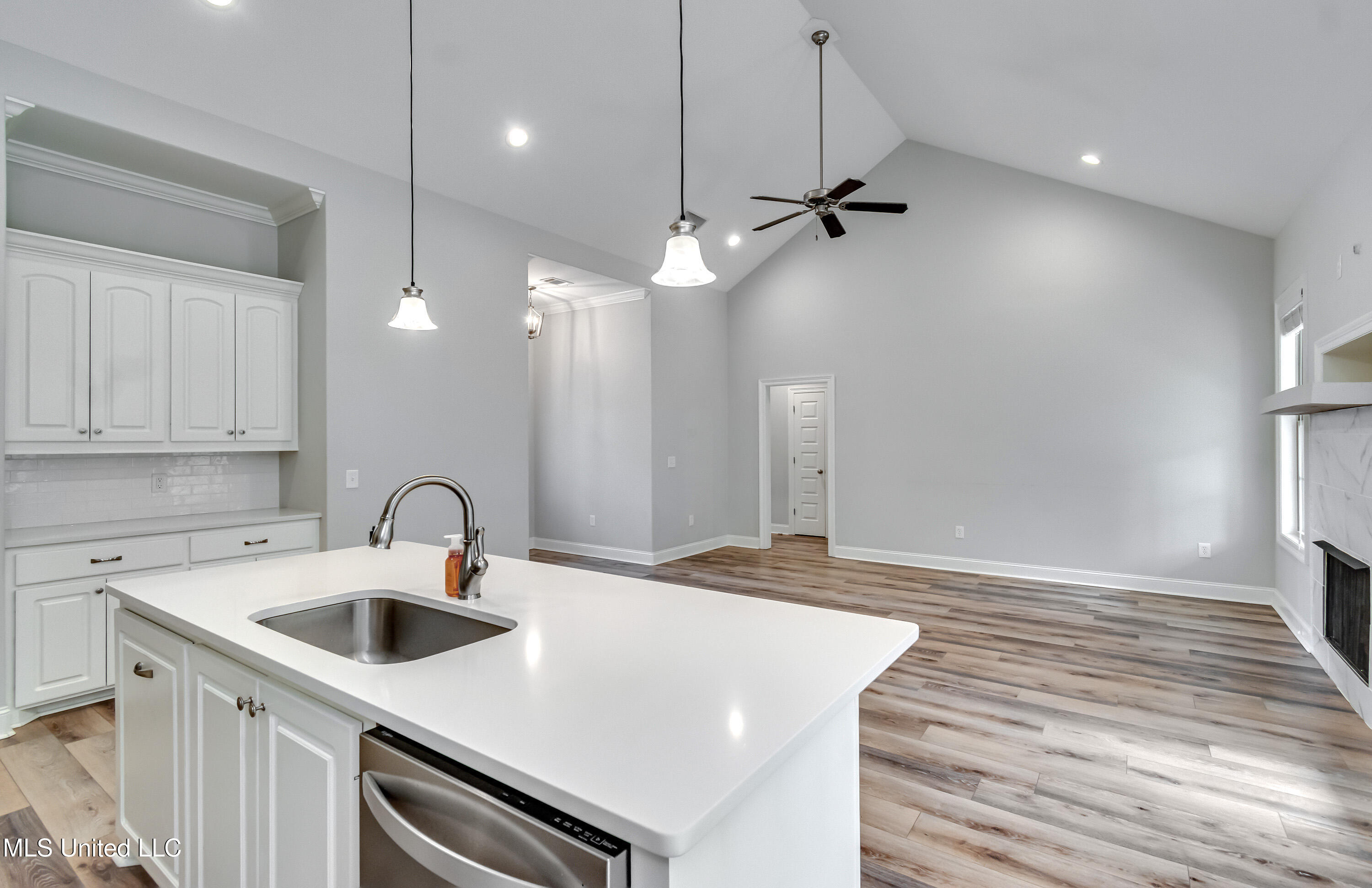 Canton, Mississippi 39046, United States, 3 Bedrooms Bedrooms, ,2 BathroomsBathrooms,Residential,Pending,217666