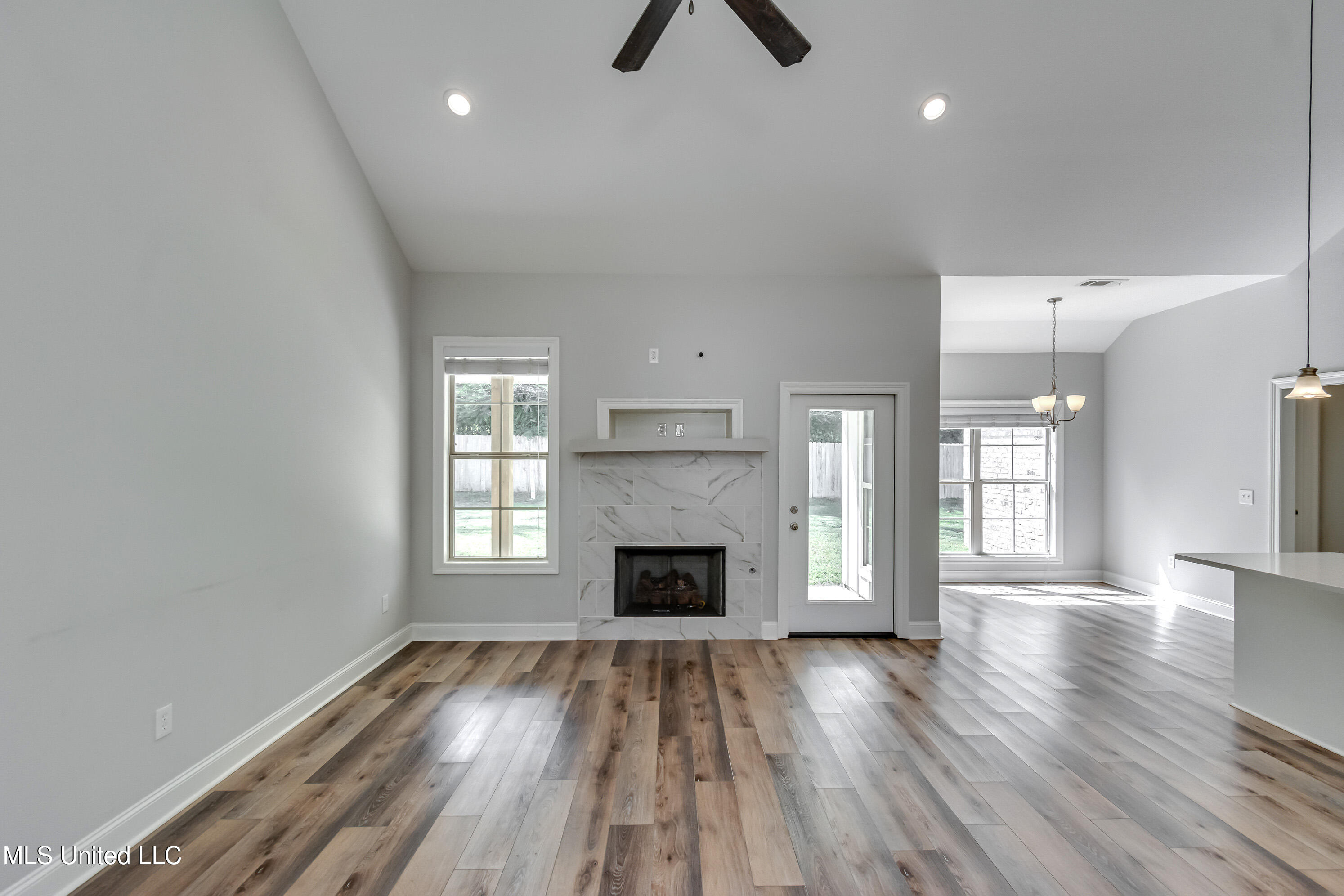 Canton, Mississippi 39046, United States, 3 Bedrooms Bedrooms, ,2 BathroomsBathrooms,Residential,Pending,217666