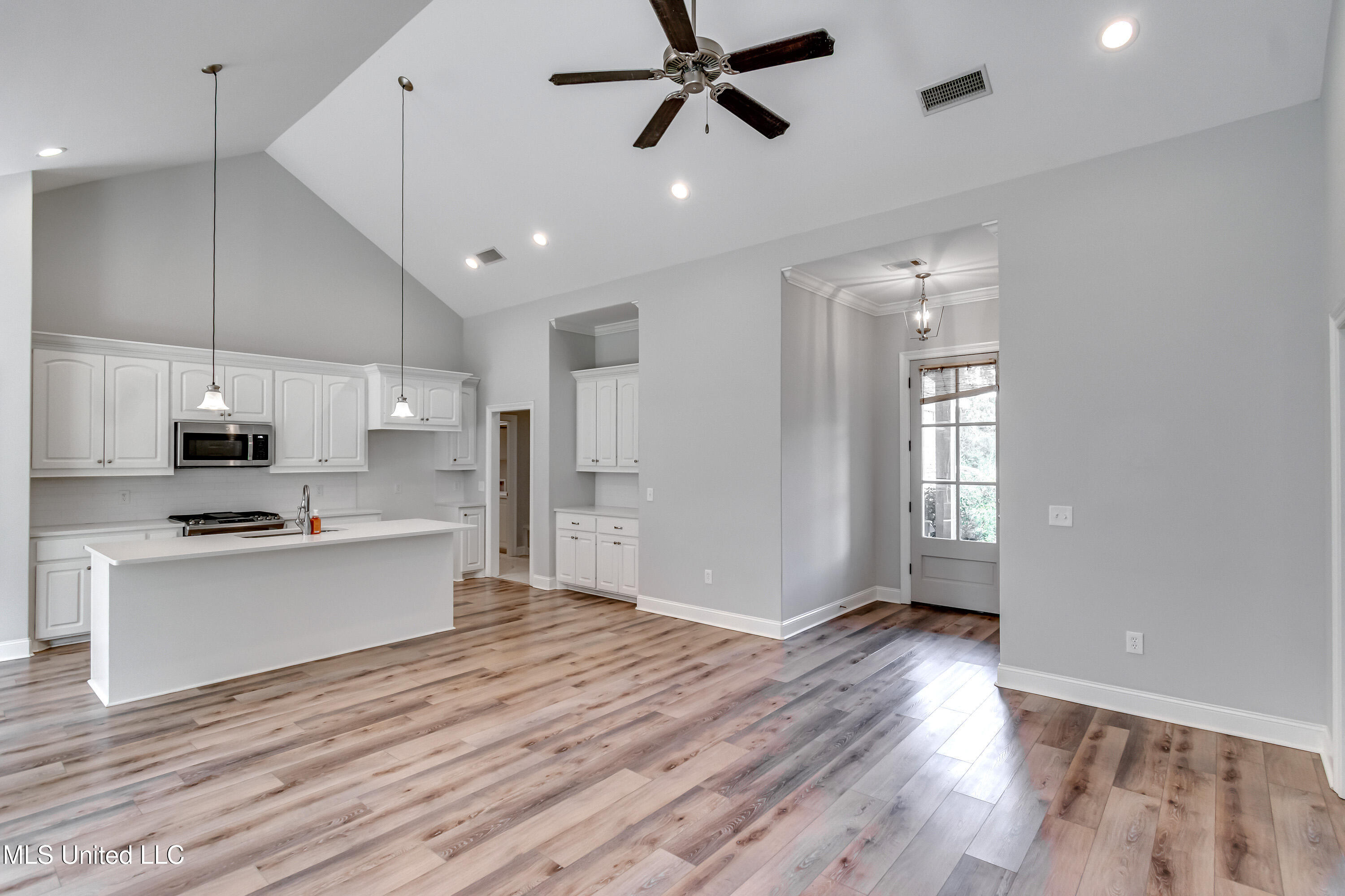 Canton, Mississippi 39046, United States, 3 Bedrooms Bedrooms, ,2 BathroomsBathrooms,Residential,Pending,217666