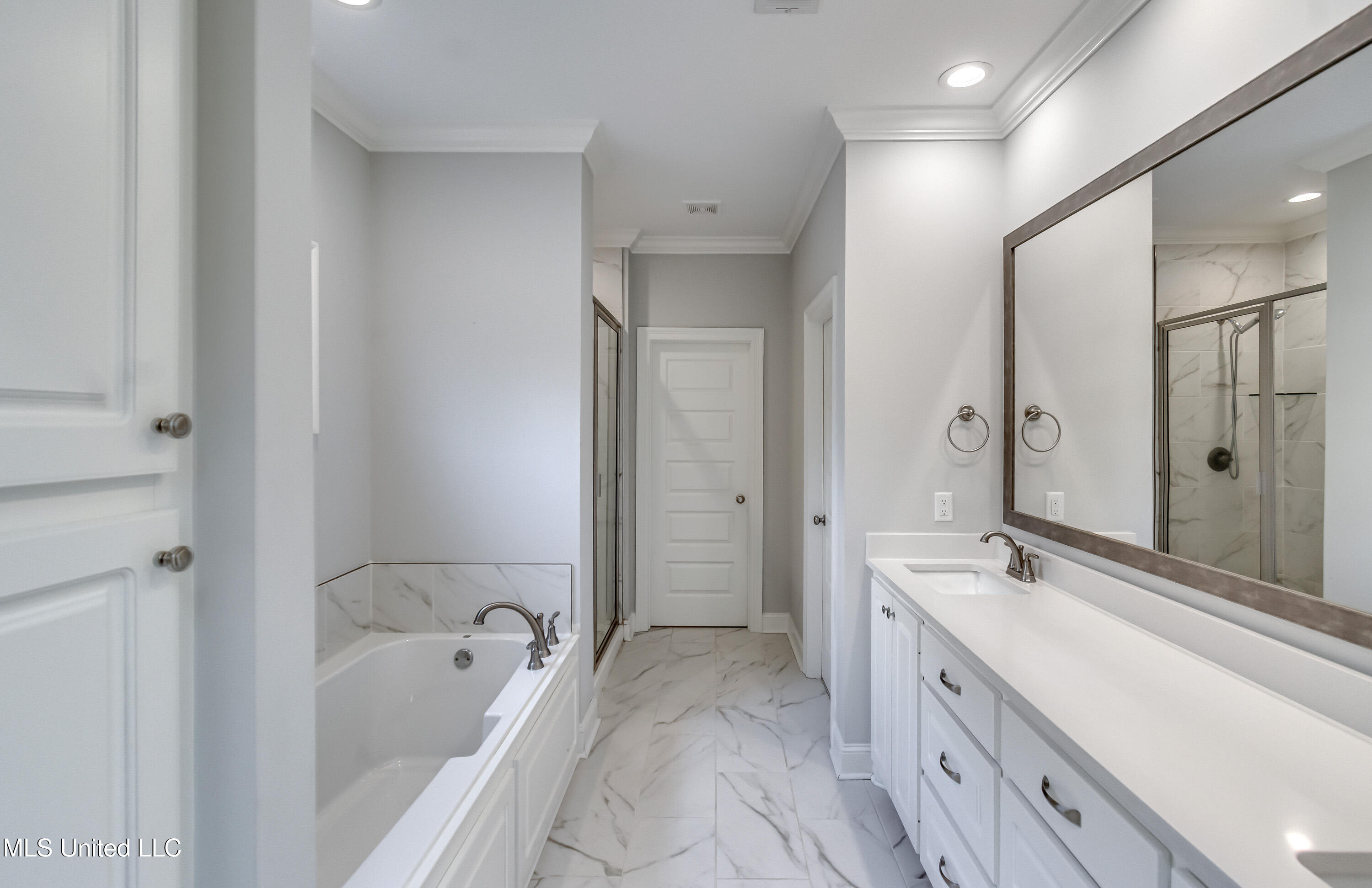 Canton, Mississippi 39046, United States, 3 Bedrooms Bedrooms, ,2 BathroomsBathrooms,Residential,Pending,217666