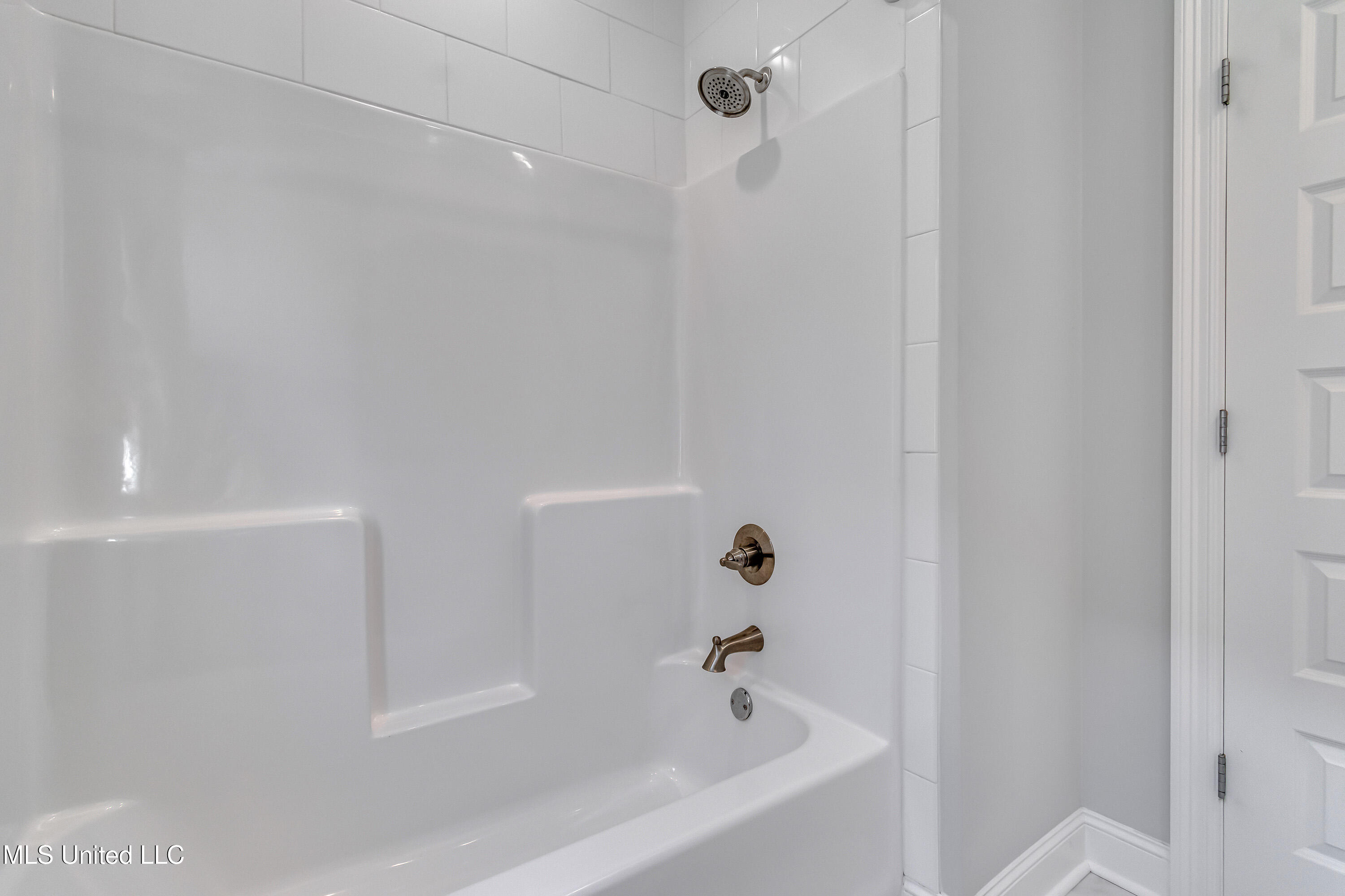 Canton, Mississippi 39046, United States, 3 Bedrooms Bedrooms, ,2 BathroomsBathrooms,Residential,Pending,217666