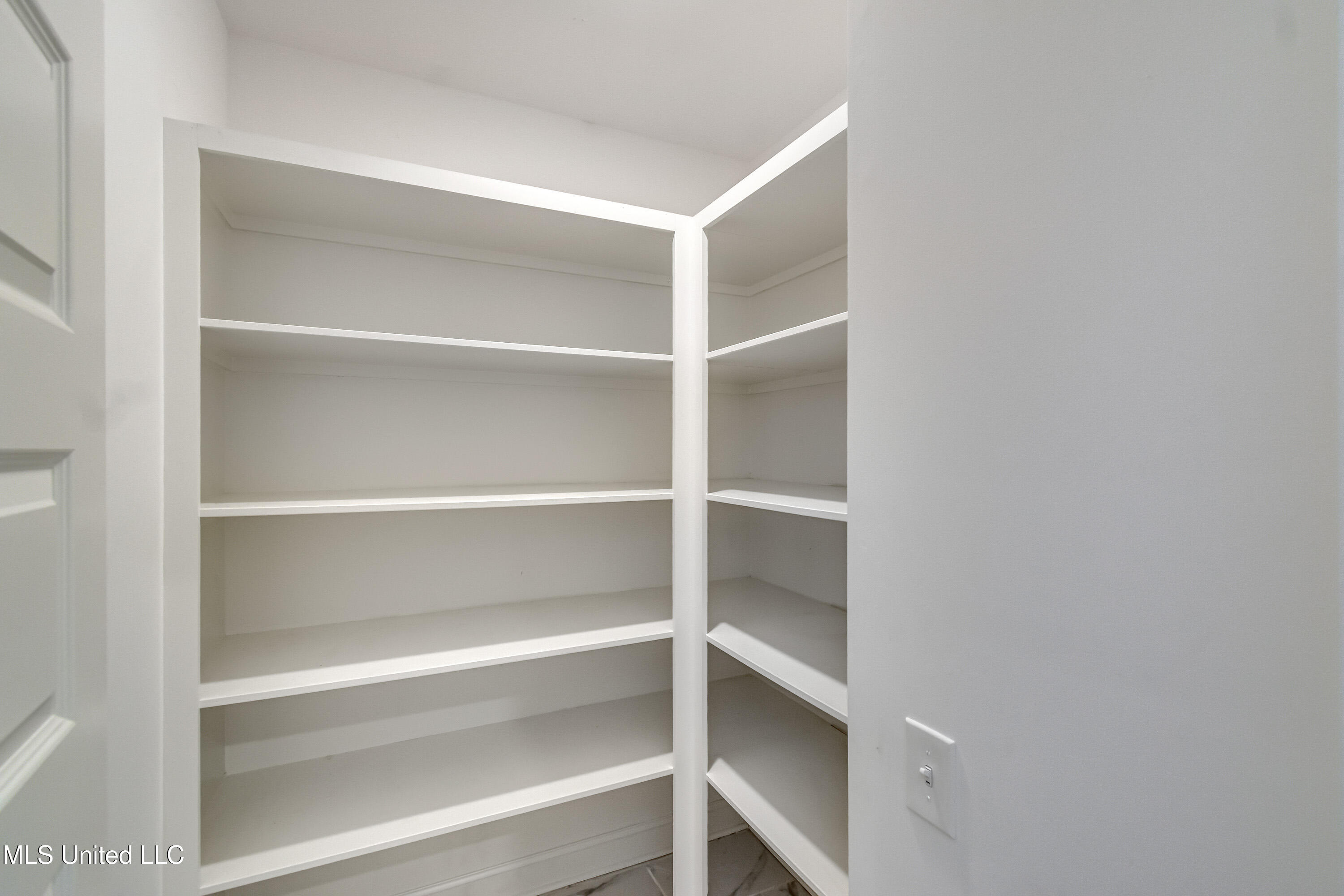 Canton, Mississippi 39046, United States, 3 Bedrooms Bedrooms, ,2 BathroomsBathrooms,Residential,Pending,217666