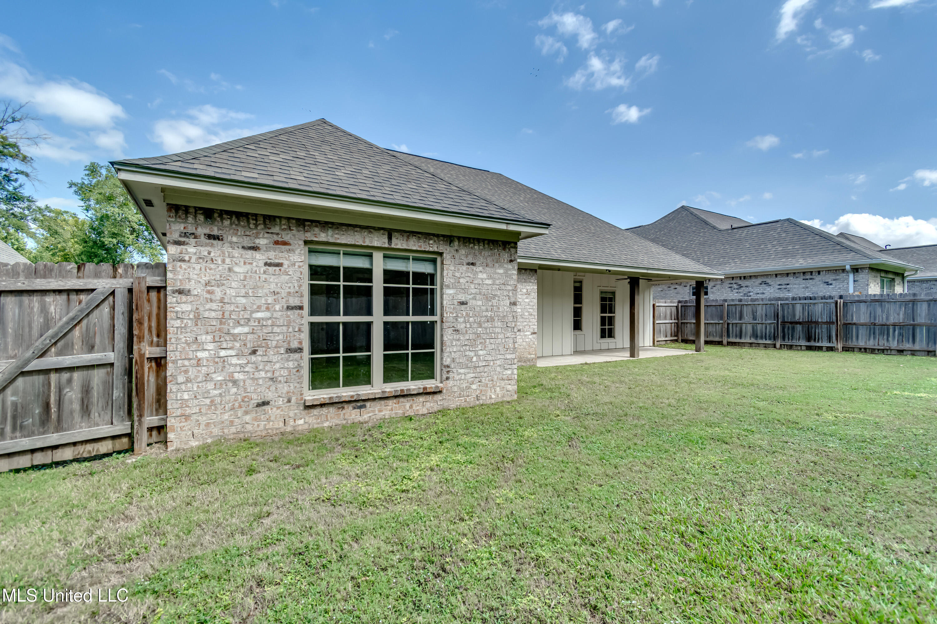 Canton, Mississippi 39046, United States, 3 Bedrooms Bedrooms, ,2 BathroomsBathrooms,Residential,Pending,217666