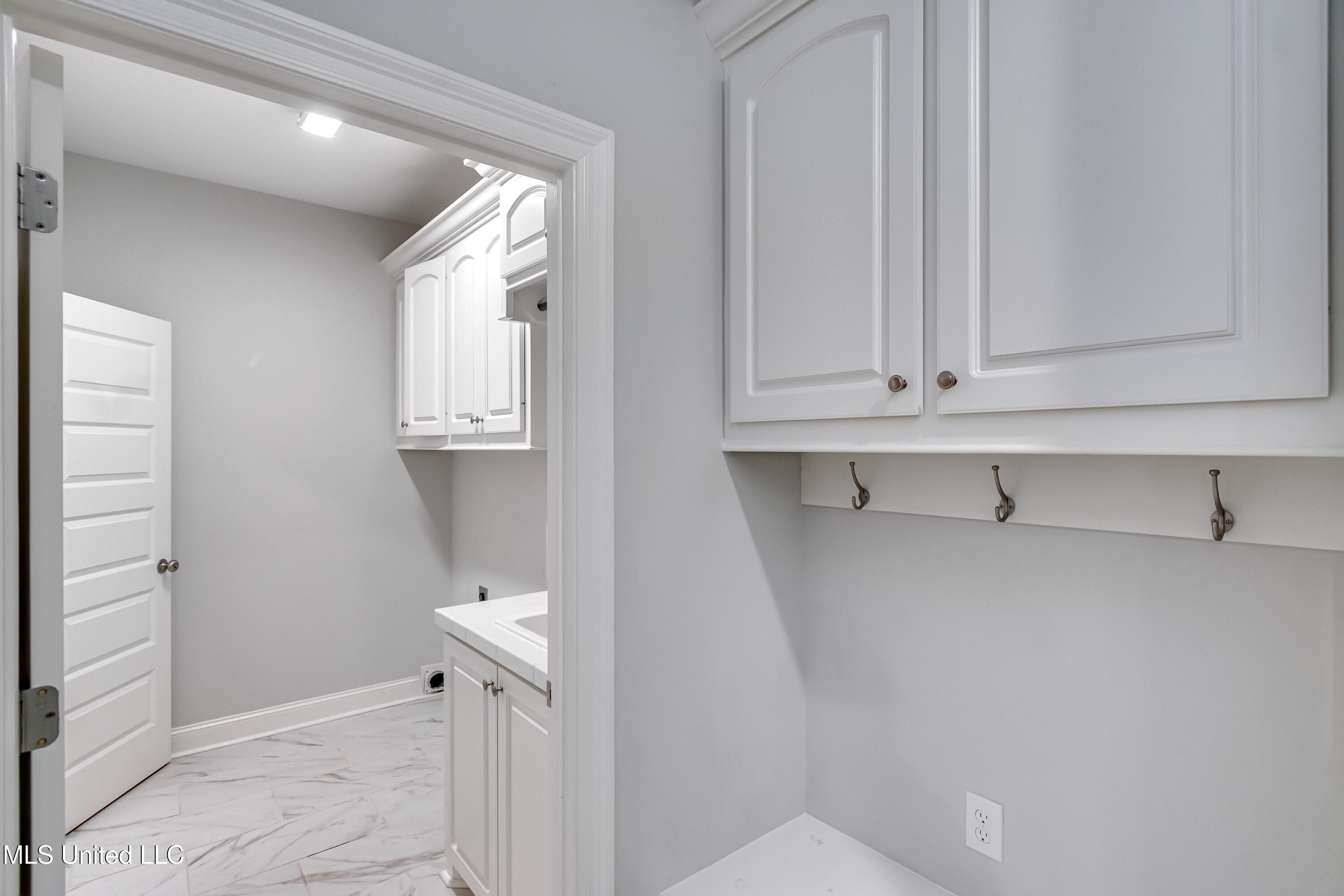 Canton, Mississippi 39046, United States, 3 Bedrooms Bedrooms, ,2 BathroomsBathrooms,Residential,Pending,217666