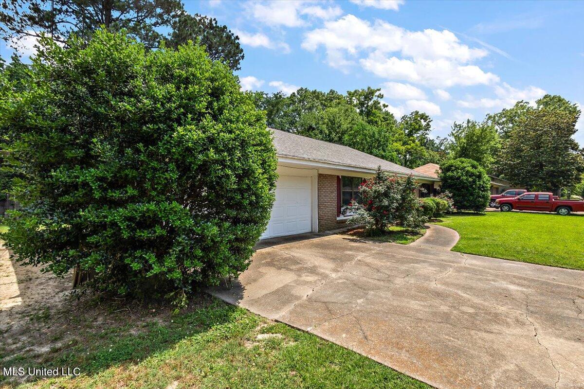 5730 Sedgwick Drive, Jackson, Mississippi image 2