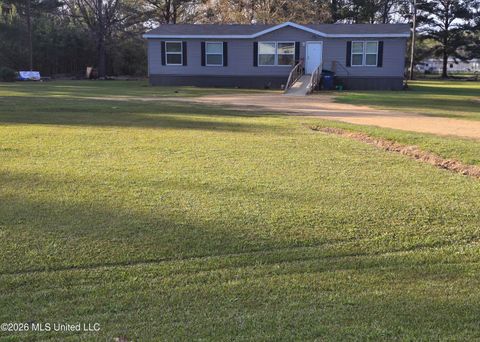 Mobile Home For Sale - 1012 Little Spring Drive<br/> Utica, MS 39175
