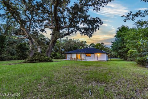 Single Family Residence in Gulfport MS 625 Loposser Avenue 42.jpg