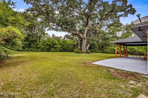 Single Family Residence in Gulfport MS 625 Loposser Avenue 32.jpg