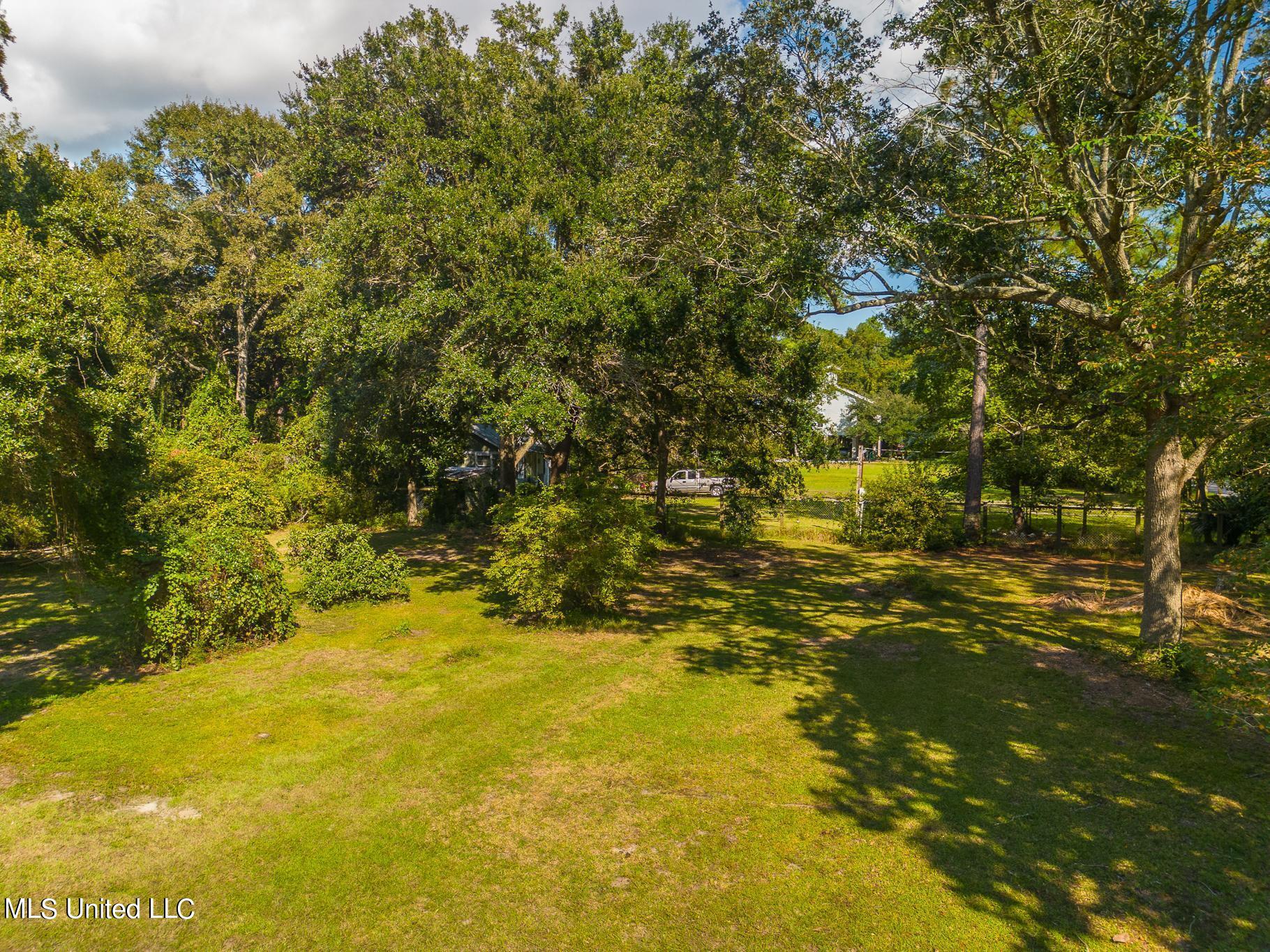 2100 E Simmons Bayou Drive, Ocean Springs, Mississippi image 30