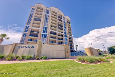Condo For Rent - 1200 Beach Drive<br/> Gulfport, MS 39507