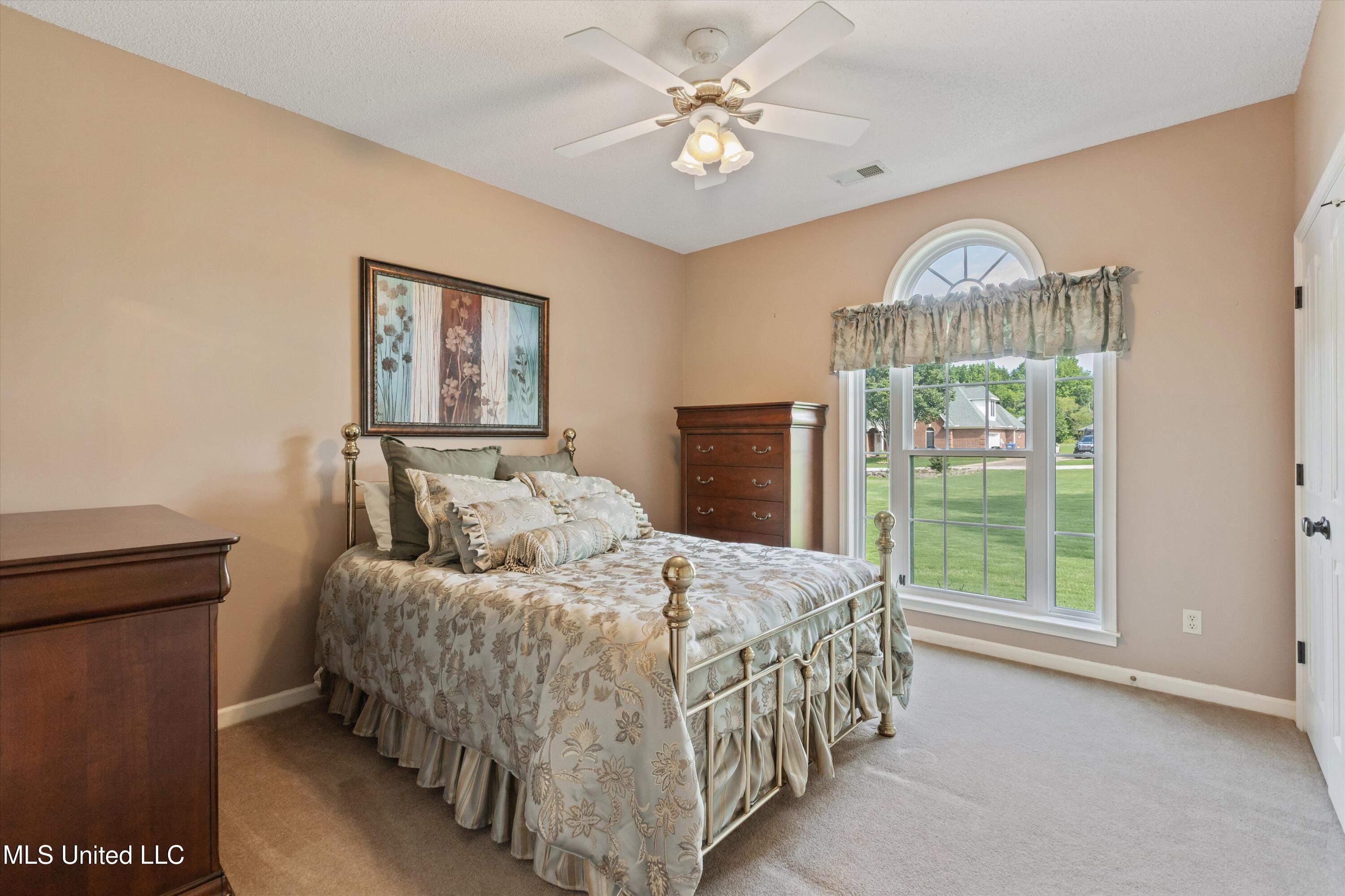 2075 Wood Hill Drive, Horn Lake, Mississippi image 21