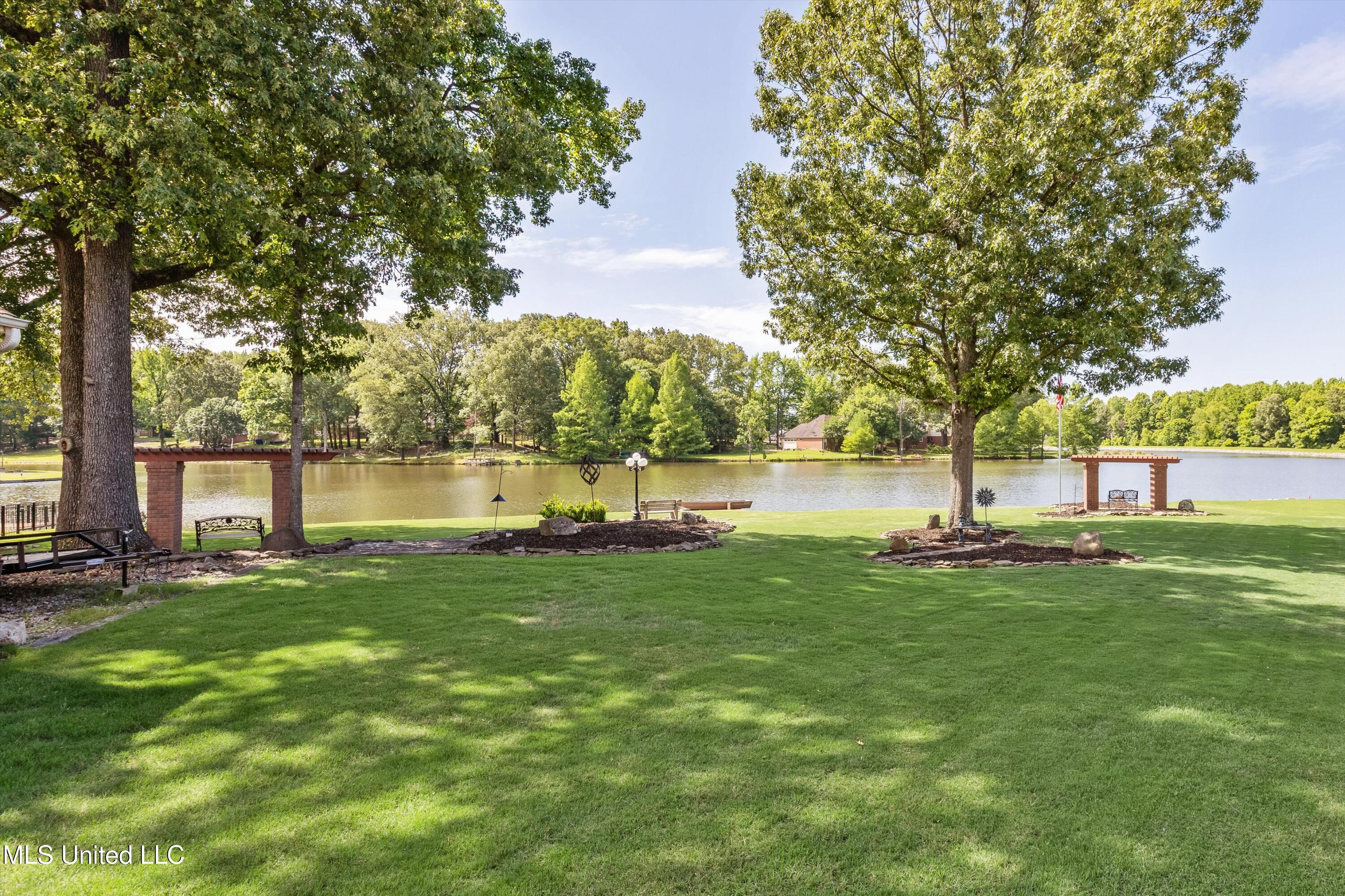 2075 Wood Hill Drive, Horn Lake, Mississippi image 5