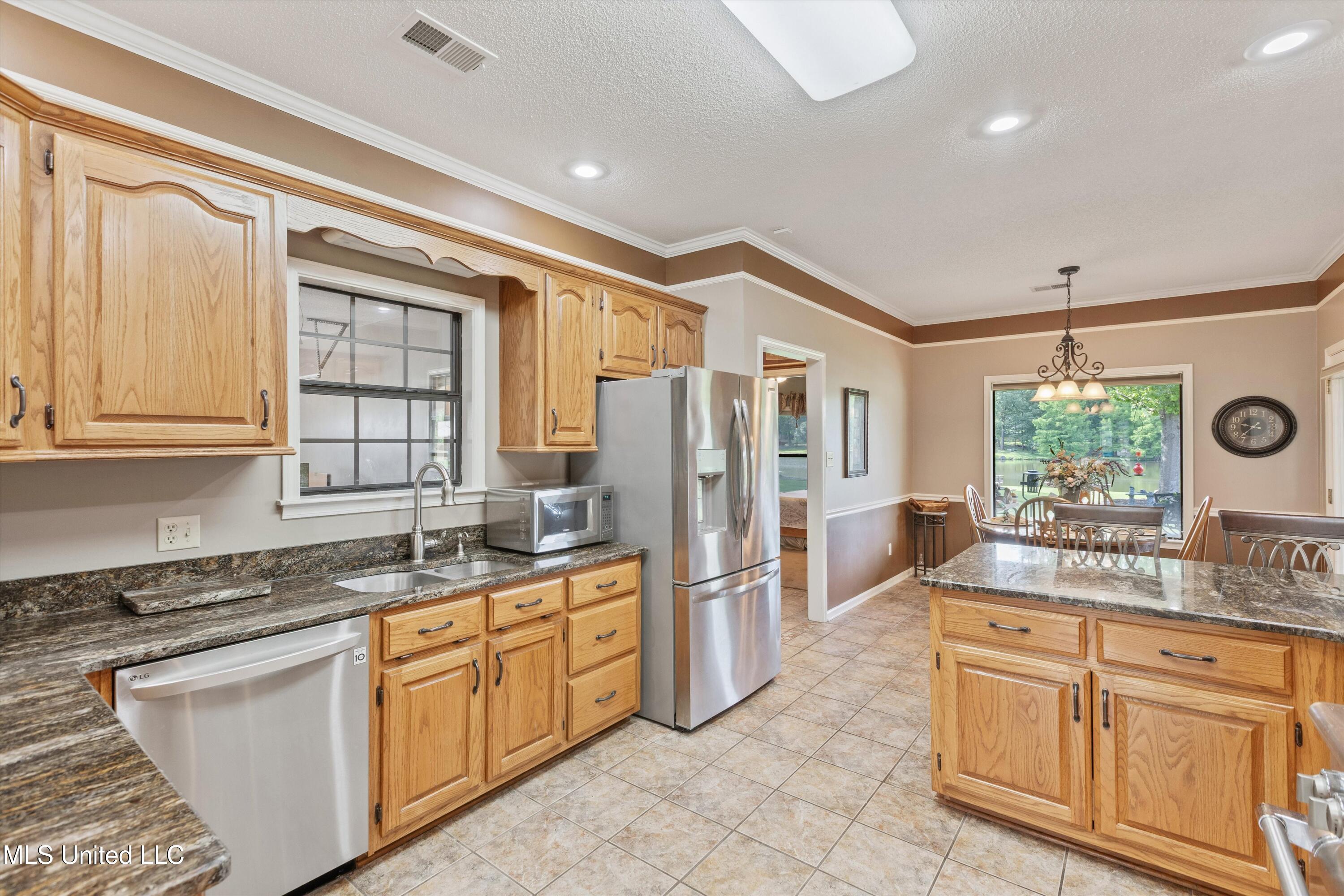 2075 Wood Hill Drive, Horn Lake, Mississippi image 10