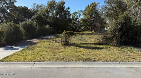 Vacant Land For Sale - 161 Pine Street<br/> Biloxi, MS 39530