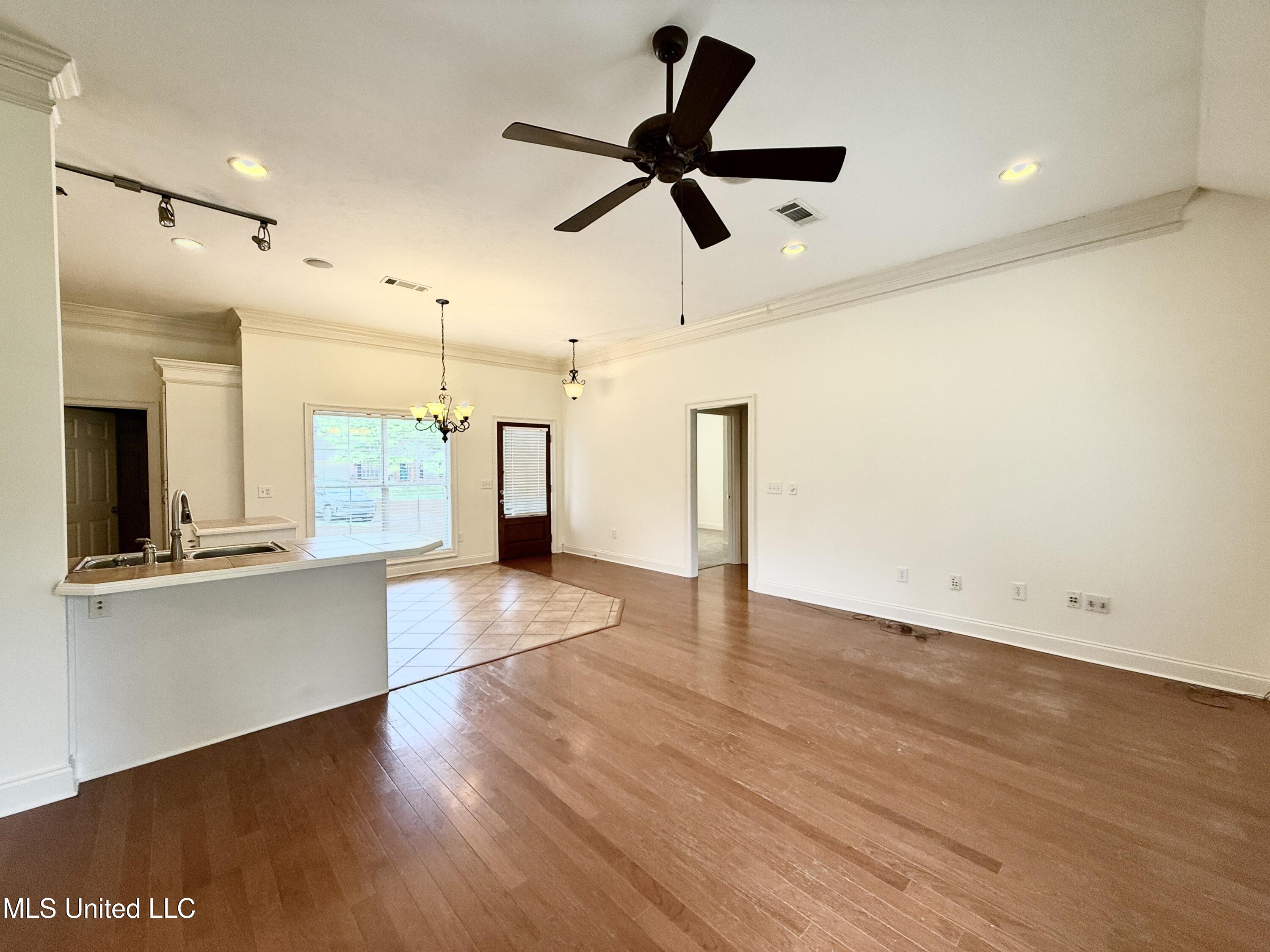 302 Bedford Court, Brandon, Mississippi image 7