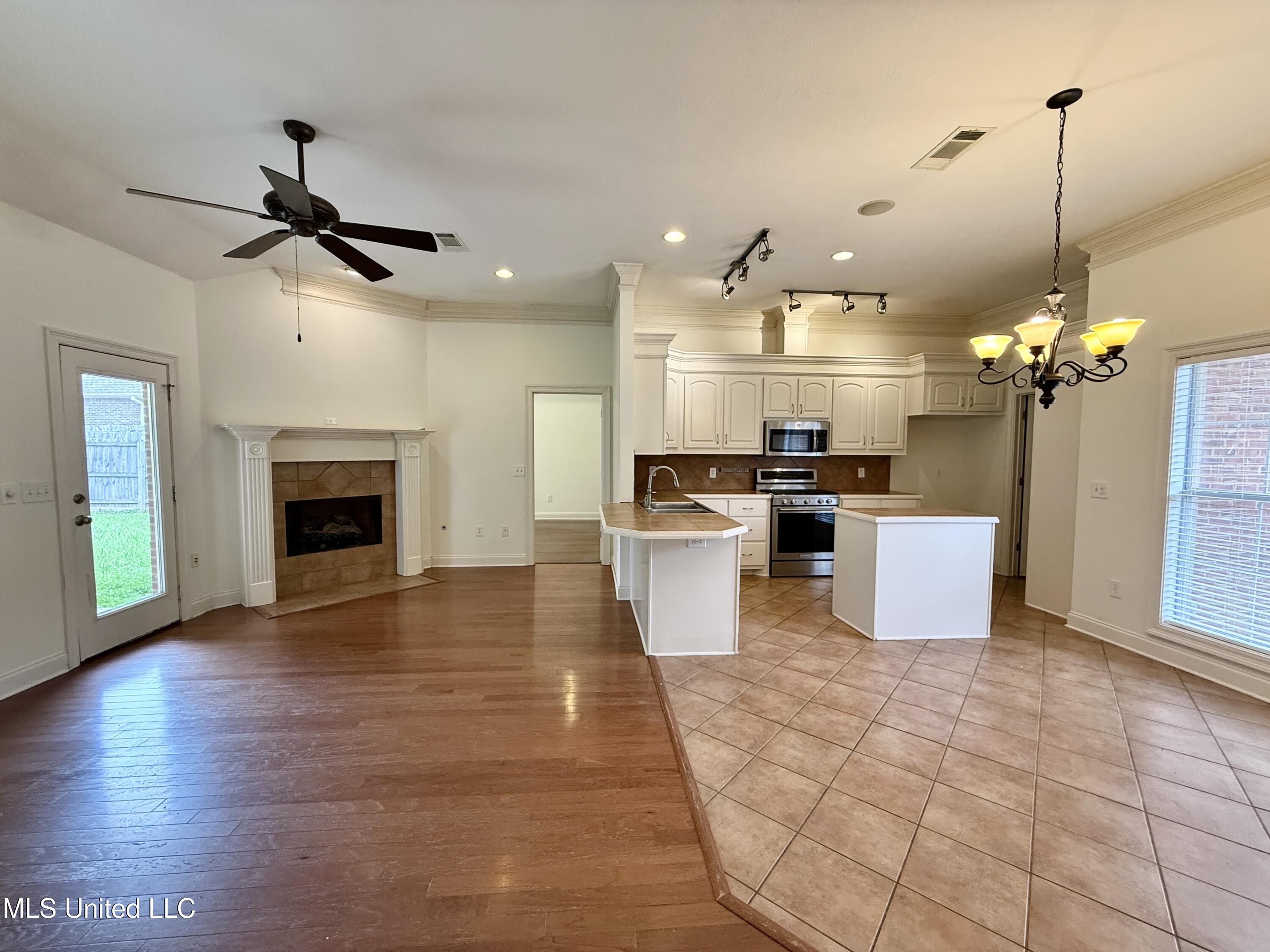 302 Bedford Court, Brandon, Mississippi image 5