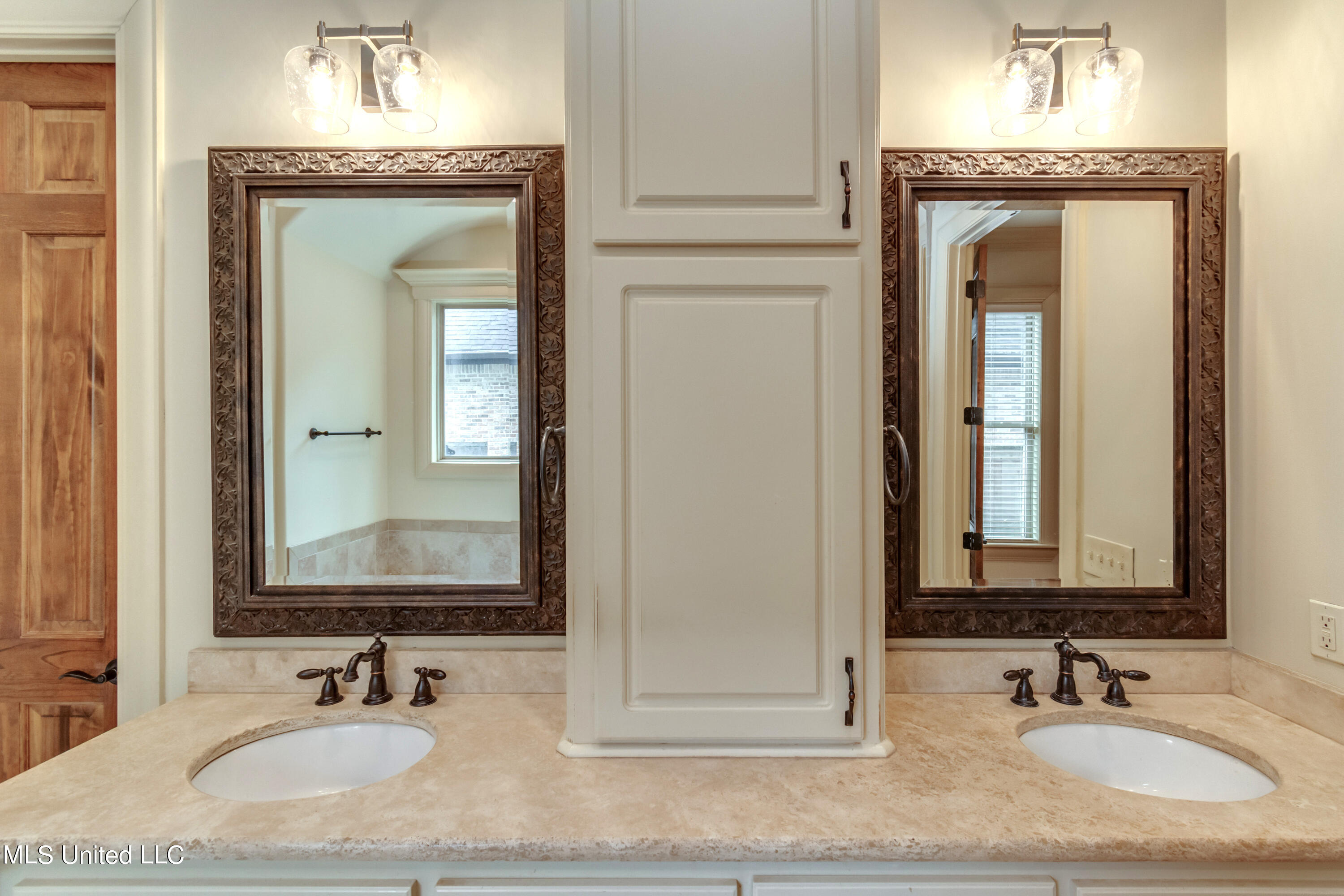 Madison, Mississippi 39110, United States, 4 Bedrooms Bedrooms, ,3 BathroomsBathrooms,Residential,Pending,50355