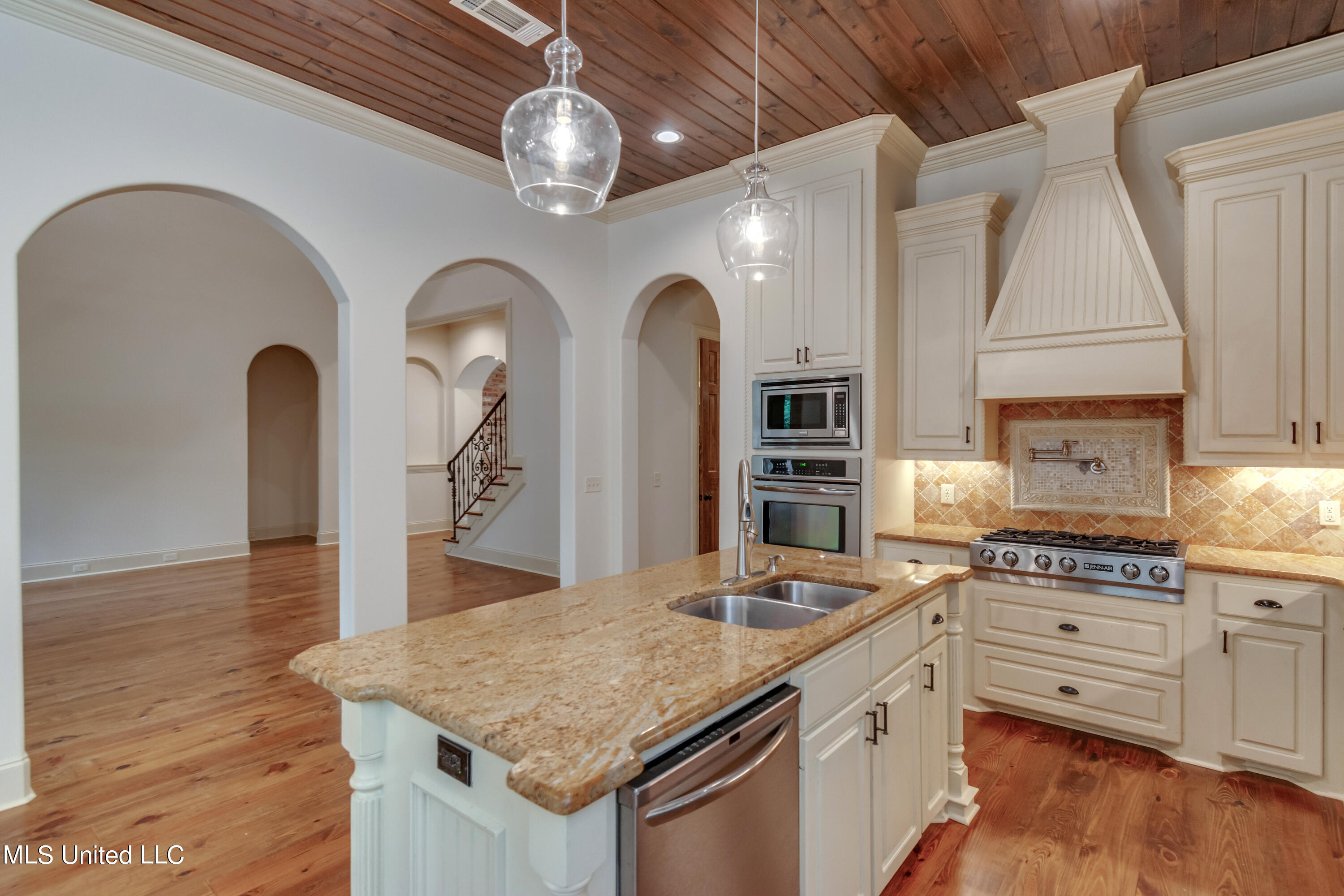 Madison, Mississippi 39110, United States, 4 Bedrooms Bedrooms, ,3 BathroomsBathrooms,Residential,Pending,50355