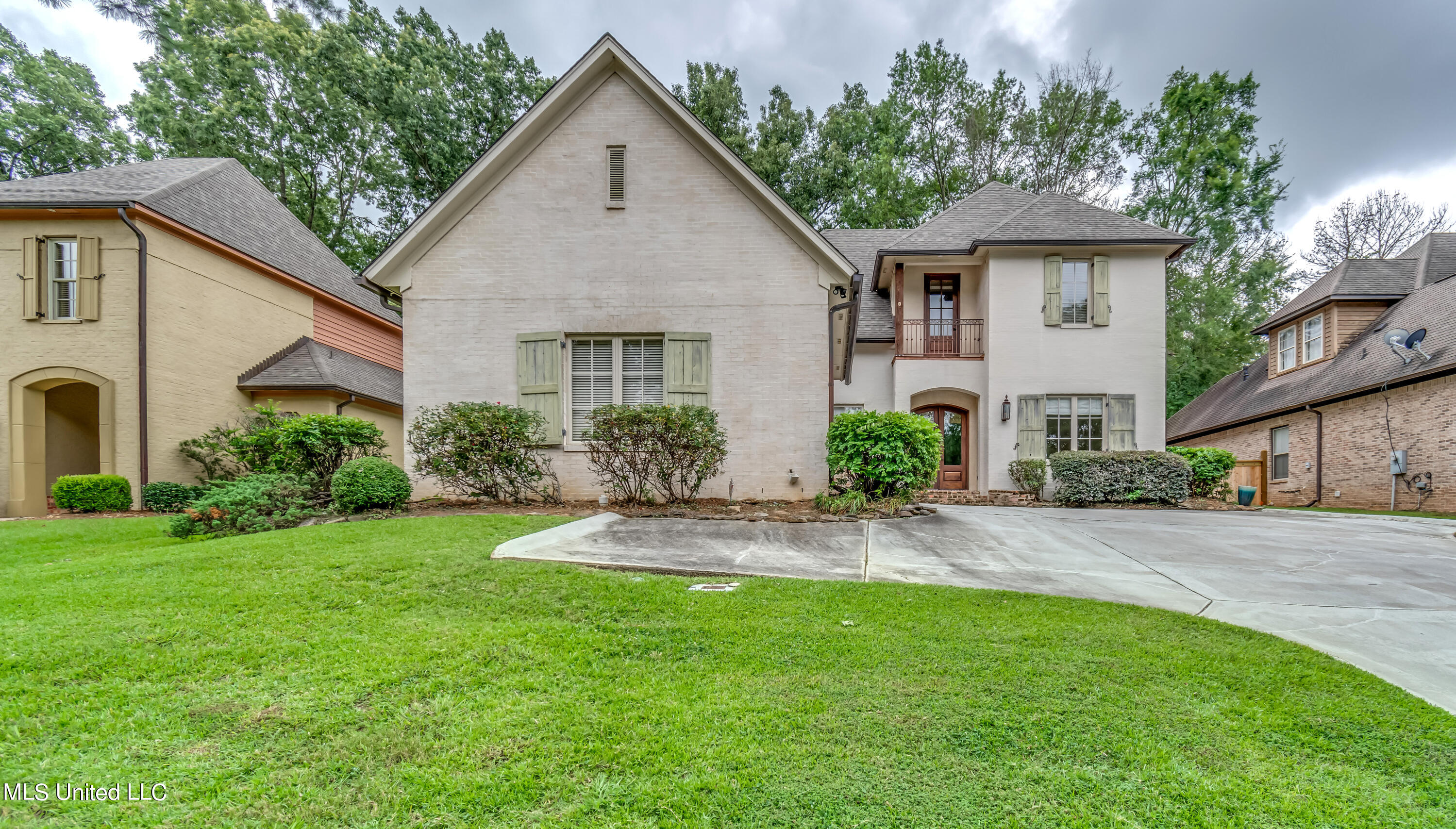 Madison, Mississippi 39110, United States, 4 Bedrooms Bedrooms, ,3 BathroomsBathrooms,Residential,Pending,50355