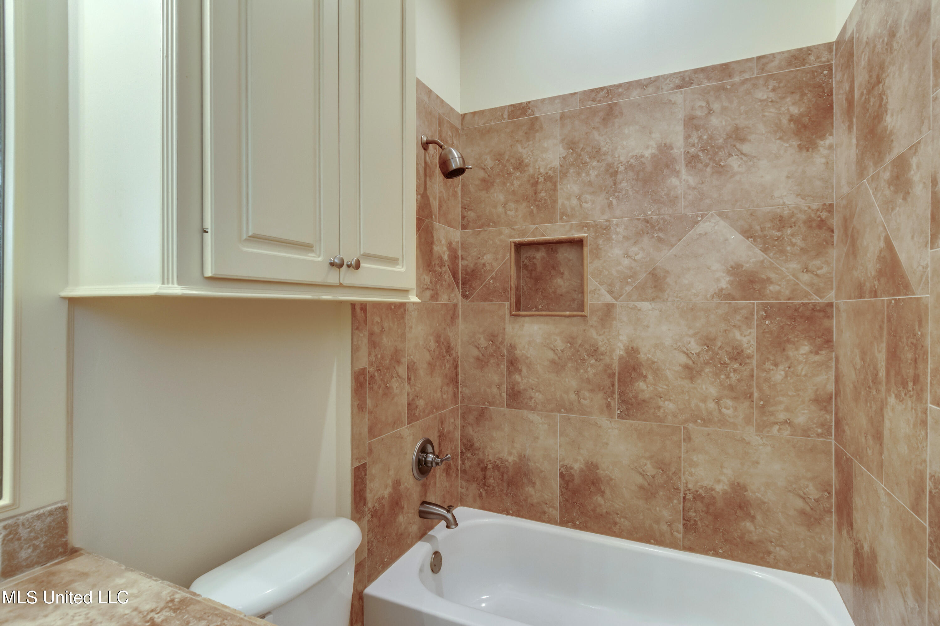 Madison, Mississippi 39110, United States, 4 Bedrooms Bedrooms, ,3 BathroomsBathrooms,Residential,Pending,50355