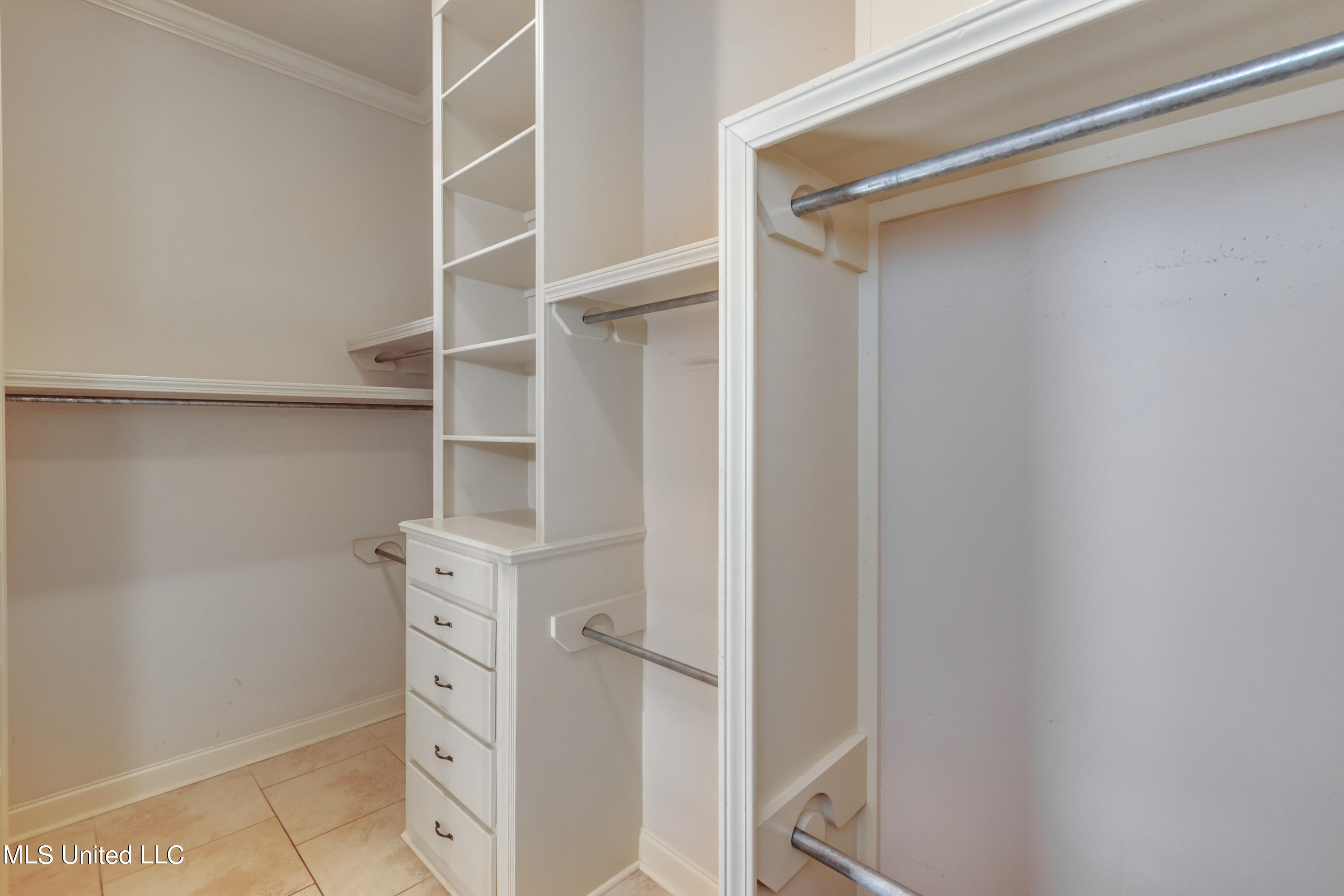 Madison, Mississippi 39110, United States, 4 Bedrooms Bedrooms, ,3 BathroomsBathrooms,Residential,Pending,50355