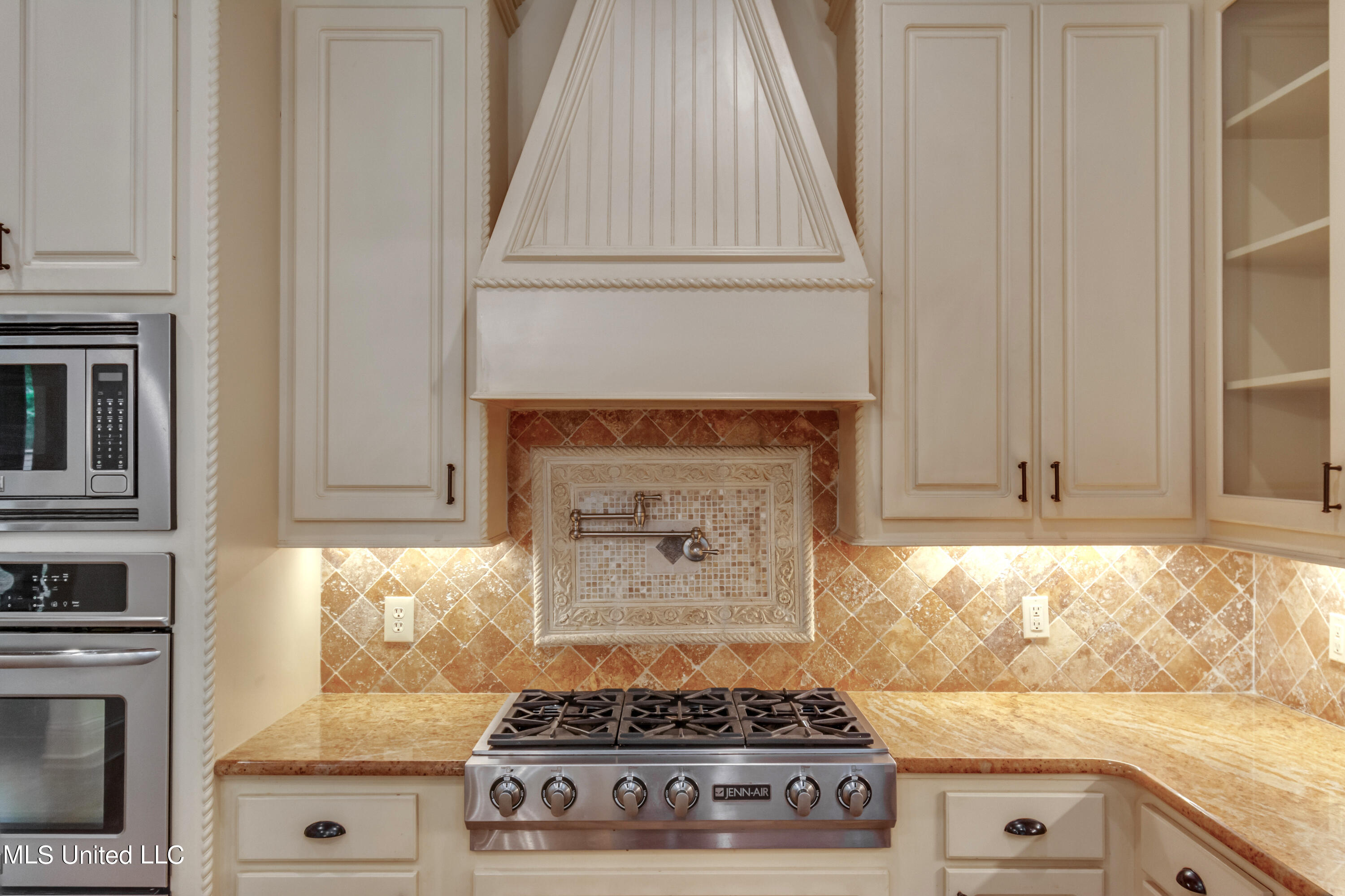 Madison, Mississippi 39110, United States, 4 Bedrooms Bedrooms, ,3 BathroomsBathrooms,Residential,Pending,50355