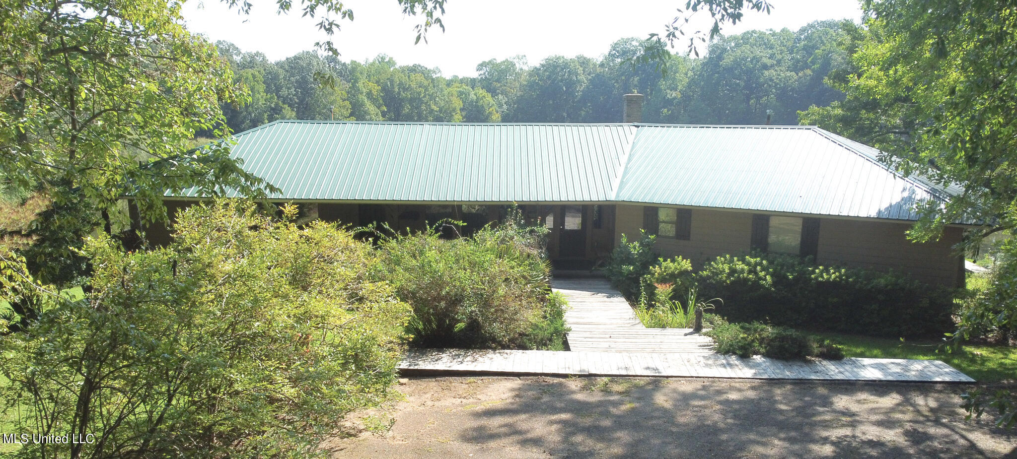 1966 Narrow Gauge Road, Bolton, Mississippi image 1