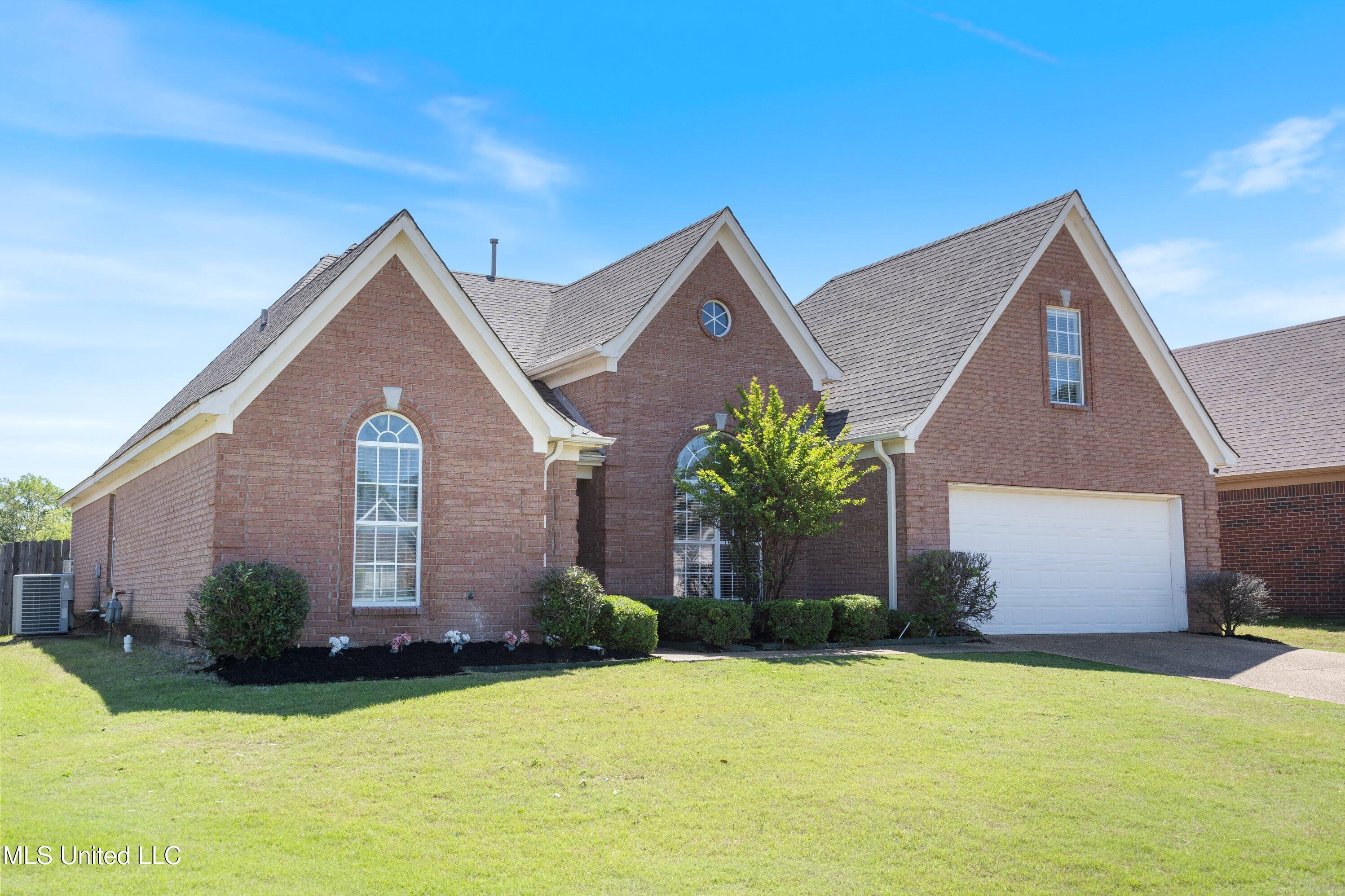 7868 Plantation Ridge Cove, Olive Branch, Mississippi image 2