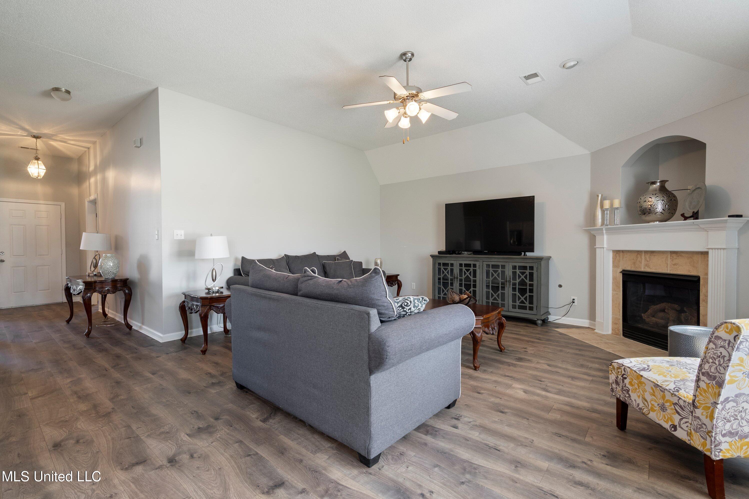 7868 Plantation Ridge Cove, Olive Branch, Mississippi image 8