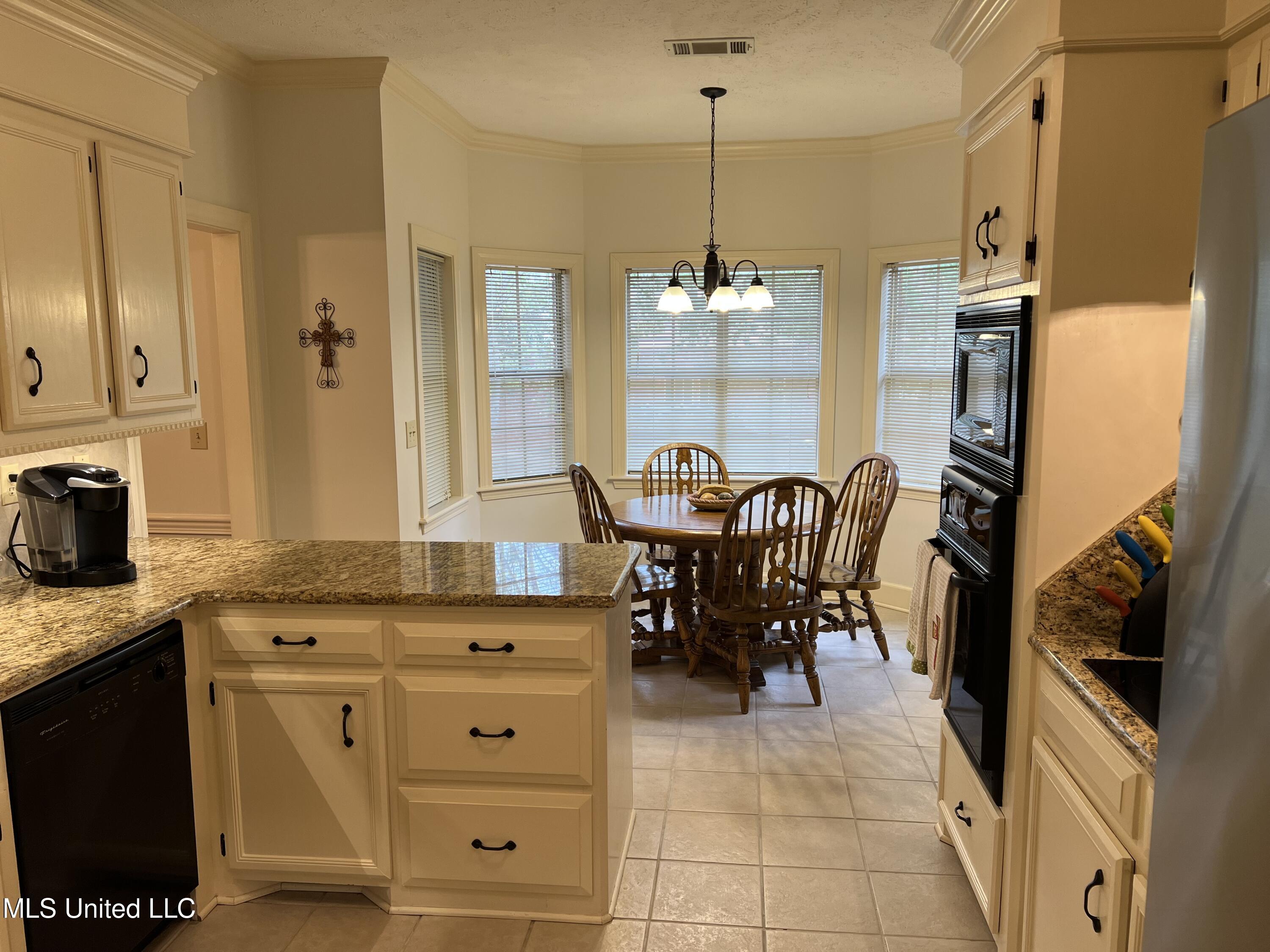 420 Fox Bay Drive, Brandon, Mississippi image 8