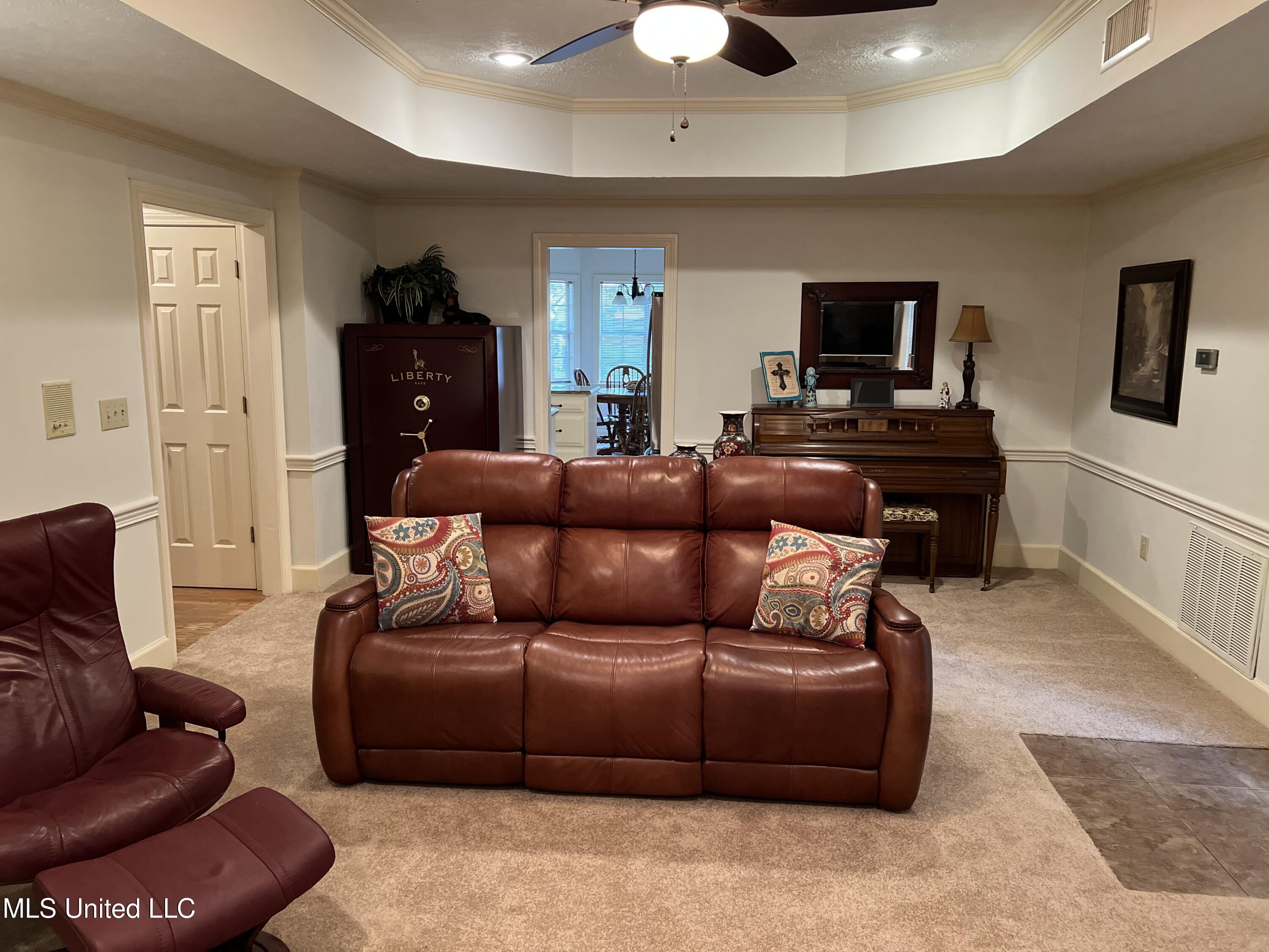 420 Fox Bay Drive, Brandon, Mississippi image 5