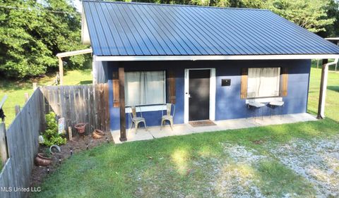 Homes For Sale - 215 N Jackson Avenue<br/> Clarke County, Quitman, MS 39355