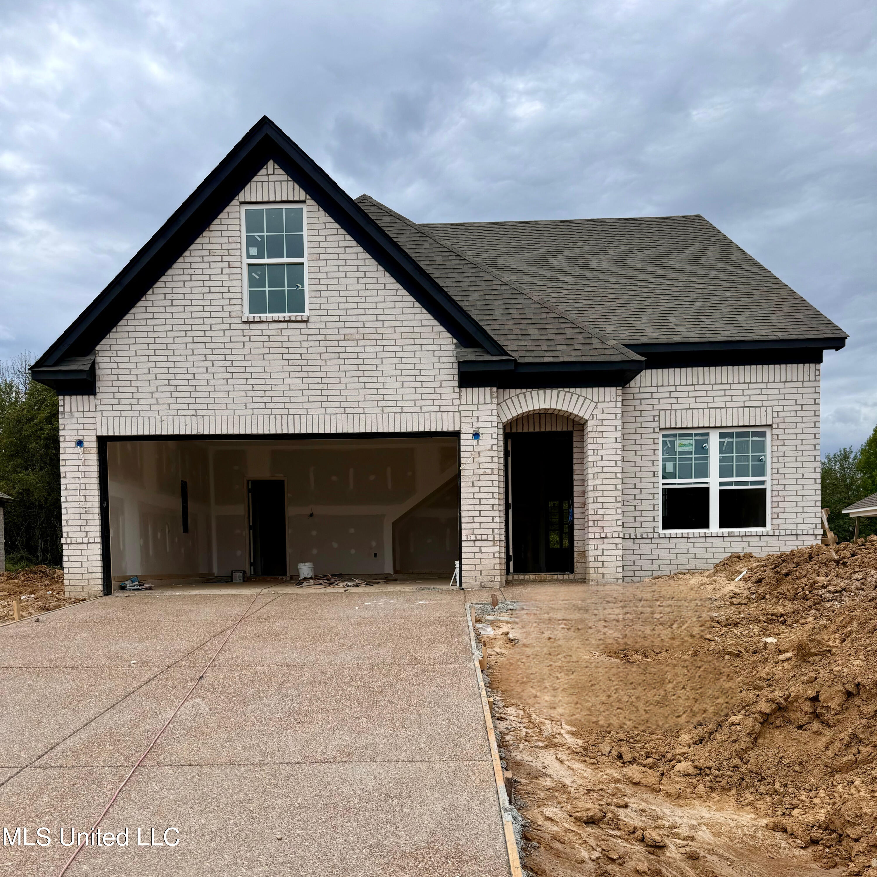 2337 Franklin Drive, Southaven, Mississippi image 3