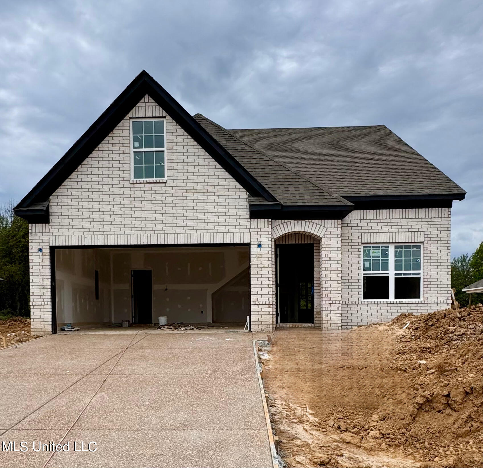 2337 Franklin Drive, Southaven, Mississippi image 2
