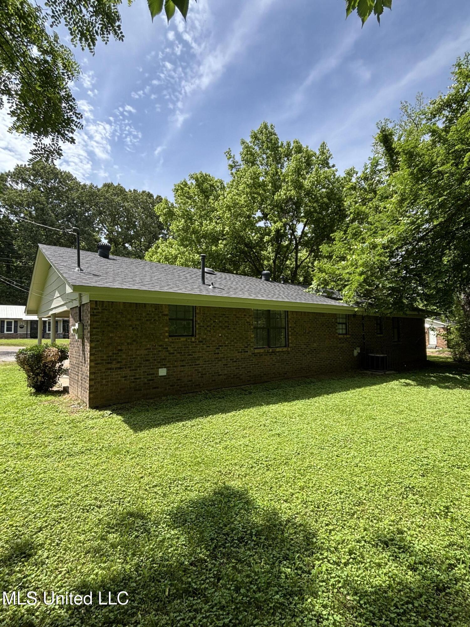 578 Robbindale Lane, Holly Springs, Mississippi image 4