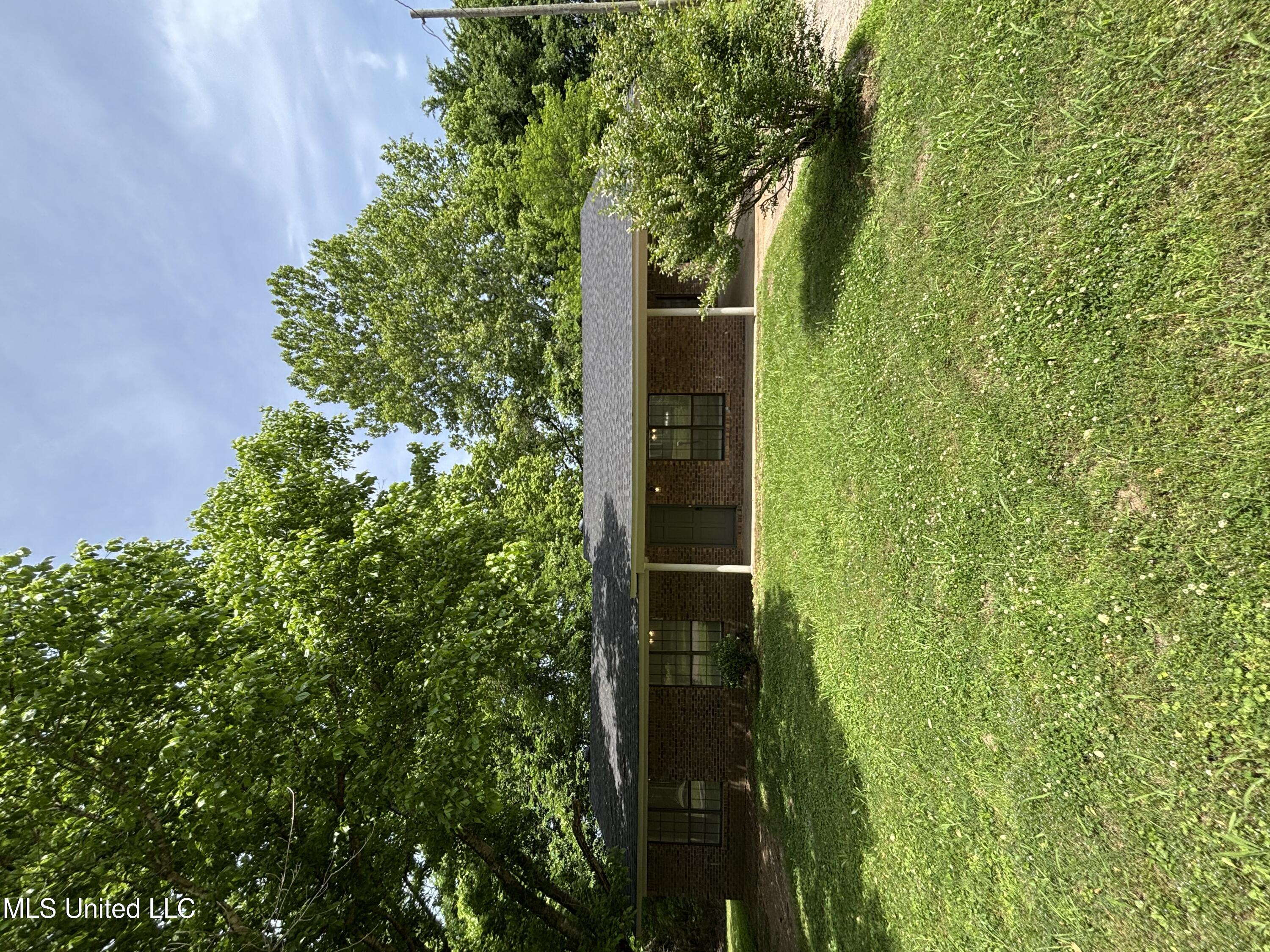 578 Robbindale Lane, Holly Springs, Mississippi image 1