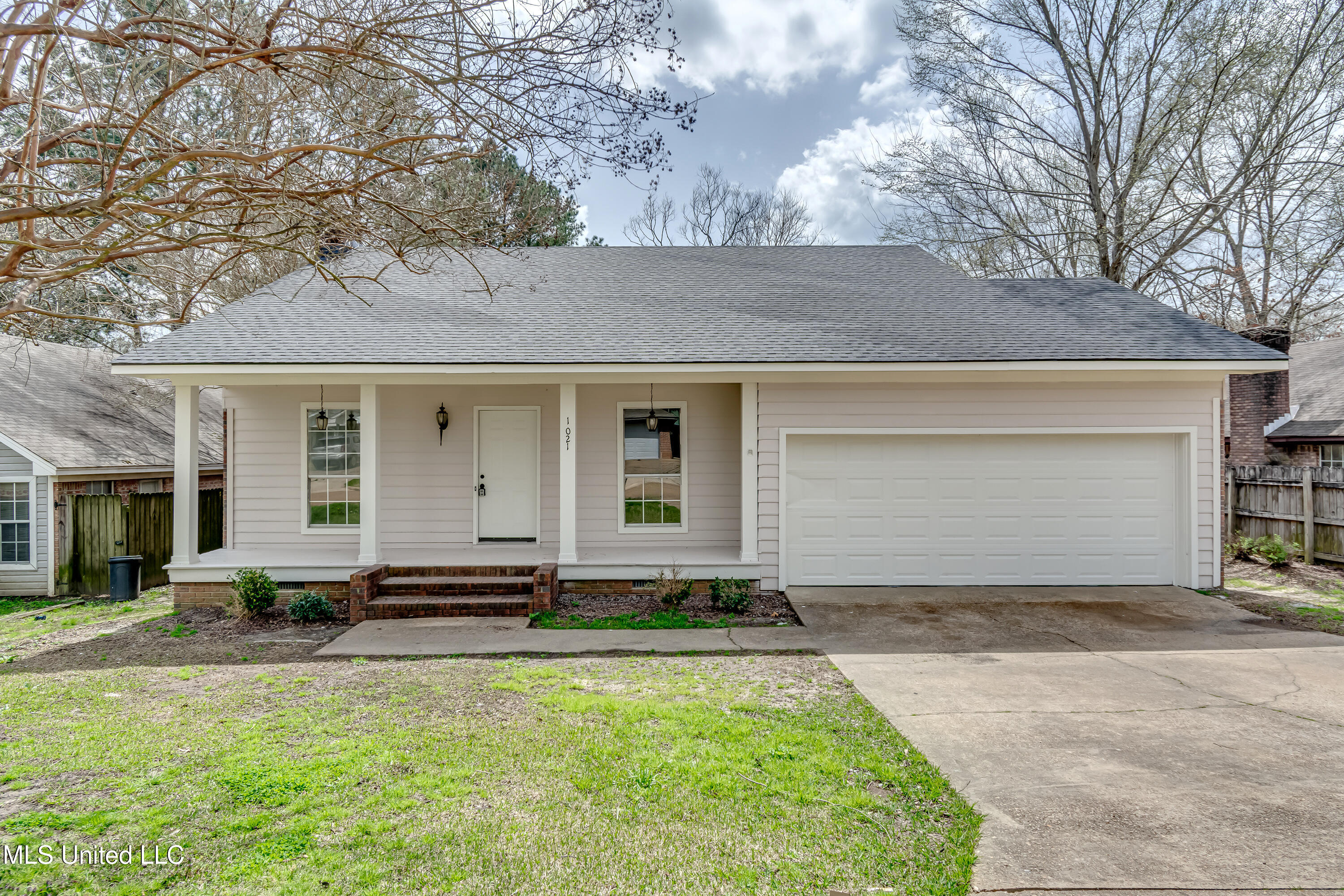 1021 College South Cove, Brandon, Mississippi image 1
