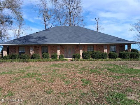 Homes For Sale - 113 Pecania Drive<br/> Ferriday, LA 71334