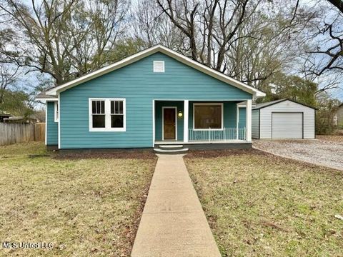 Homes For Sale - 124 N Cleveland Avenue<br/> Brookhaven, MS 39601