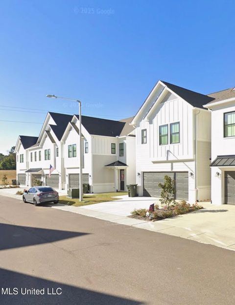 Townhouse For Sale - 408 Lily Loop<br/> Oxford, MS 38655