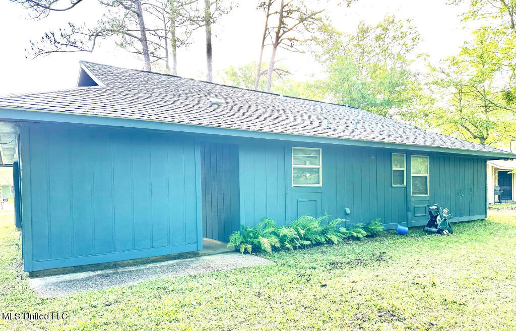 6 Dogwood Circle, Diamondhead, Mississippi image 2