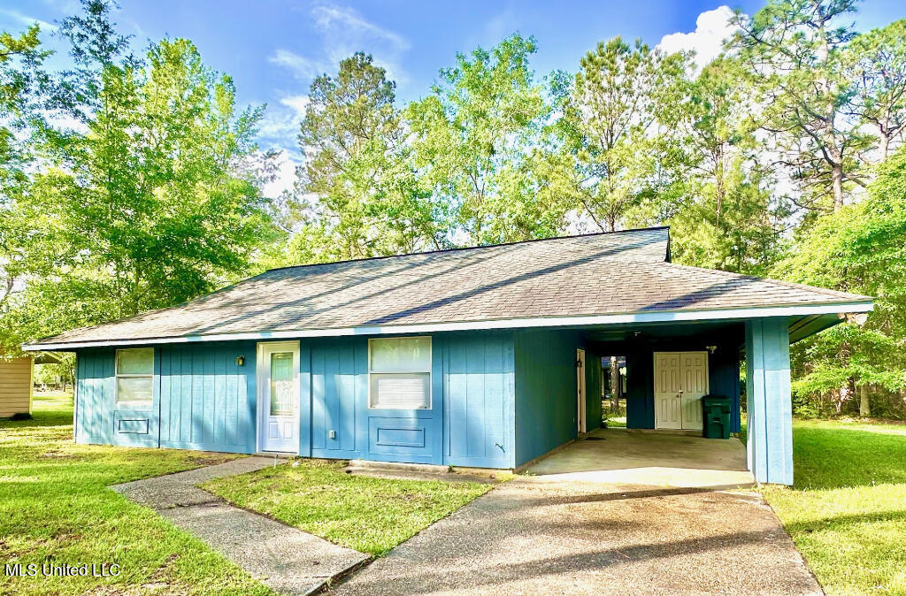 6 Dogwood Circle, Diamondhead, Mississippi image 1